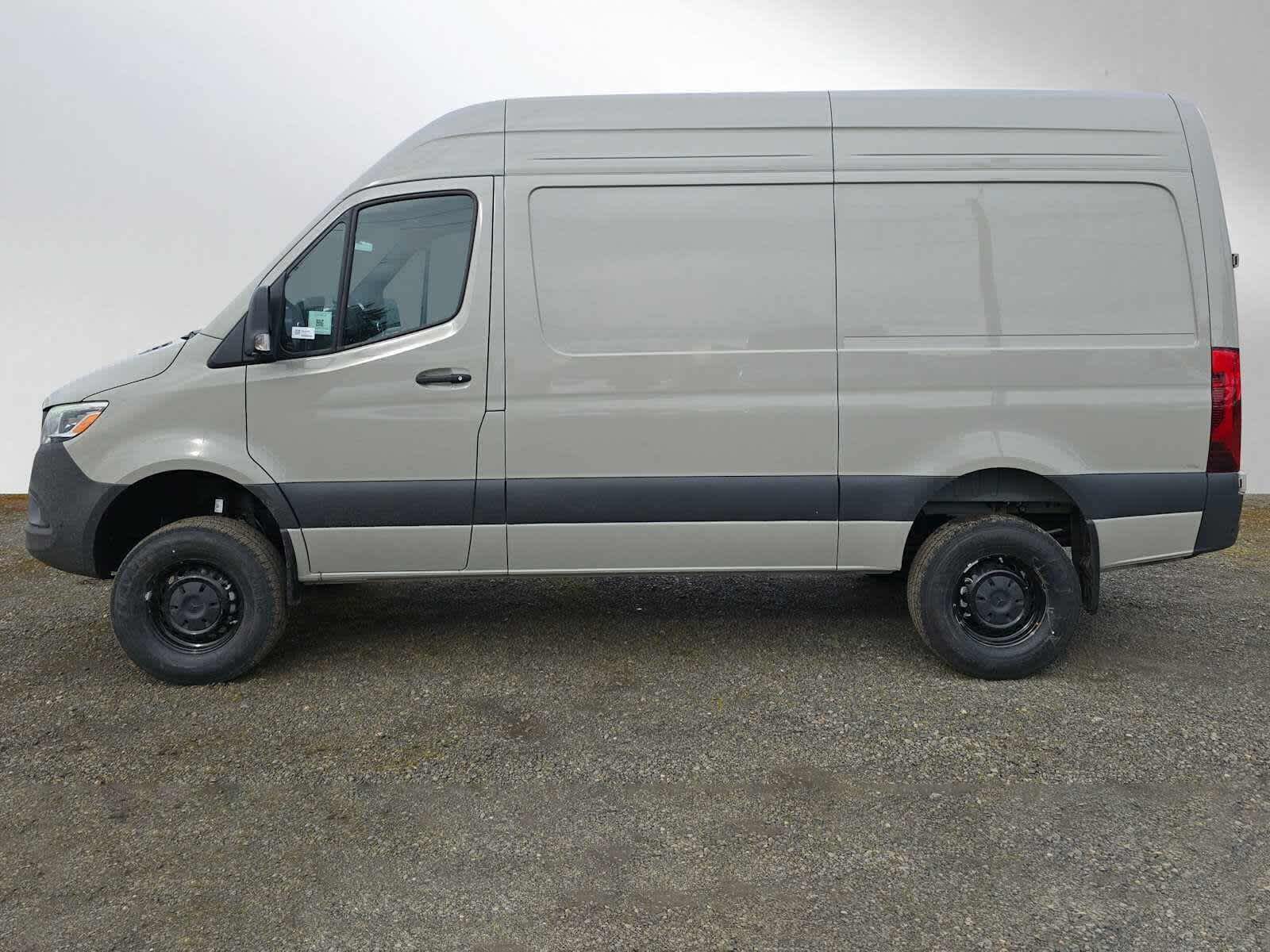 2026 Mercedes-Benz Sprinter 2500 Standard Roof I4 Diesel HO 144 AWD