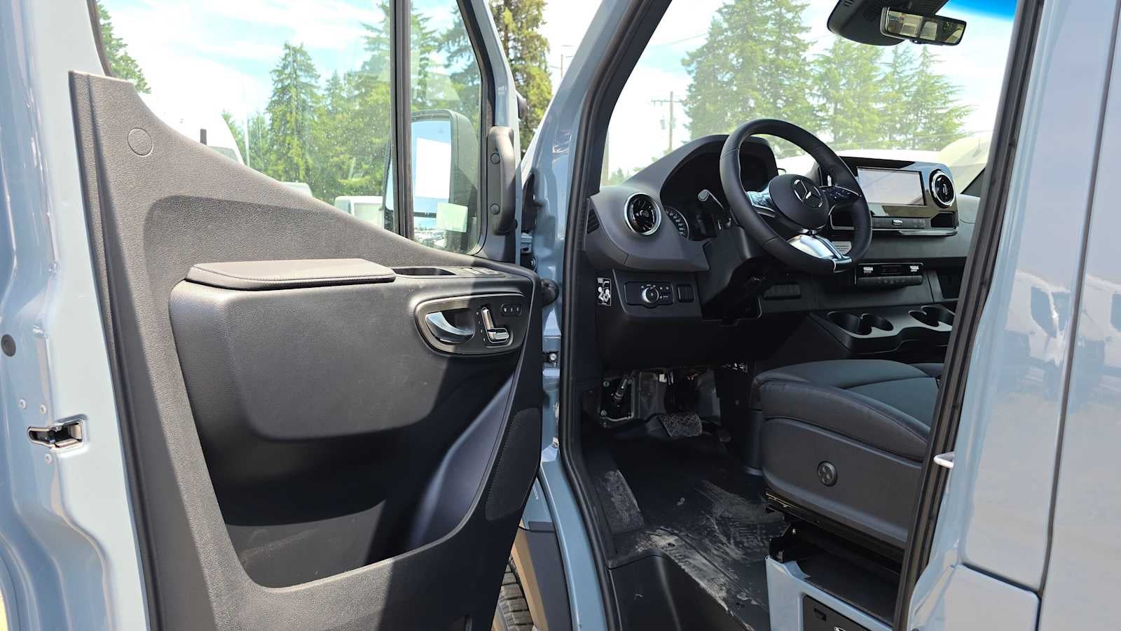 2026 Mercedes-Benz Sprinter 2500 High Roof I4 Diesel HO 170 AWD
