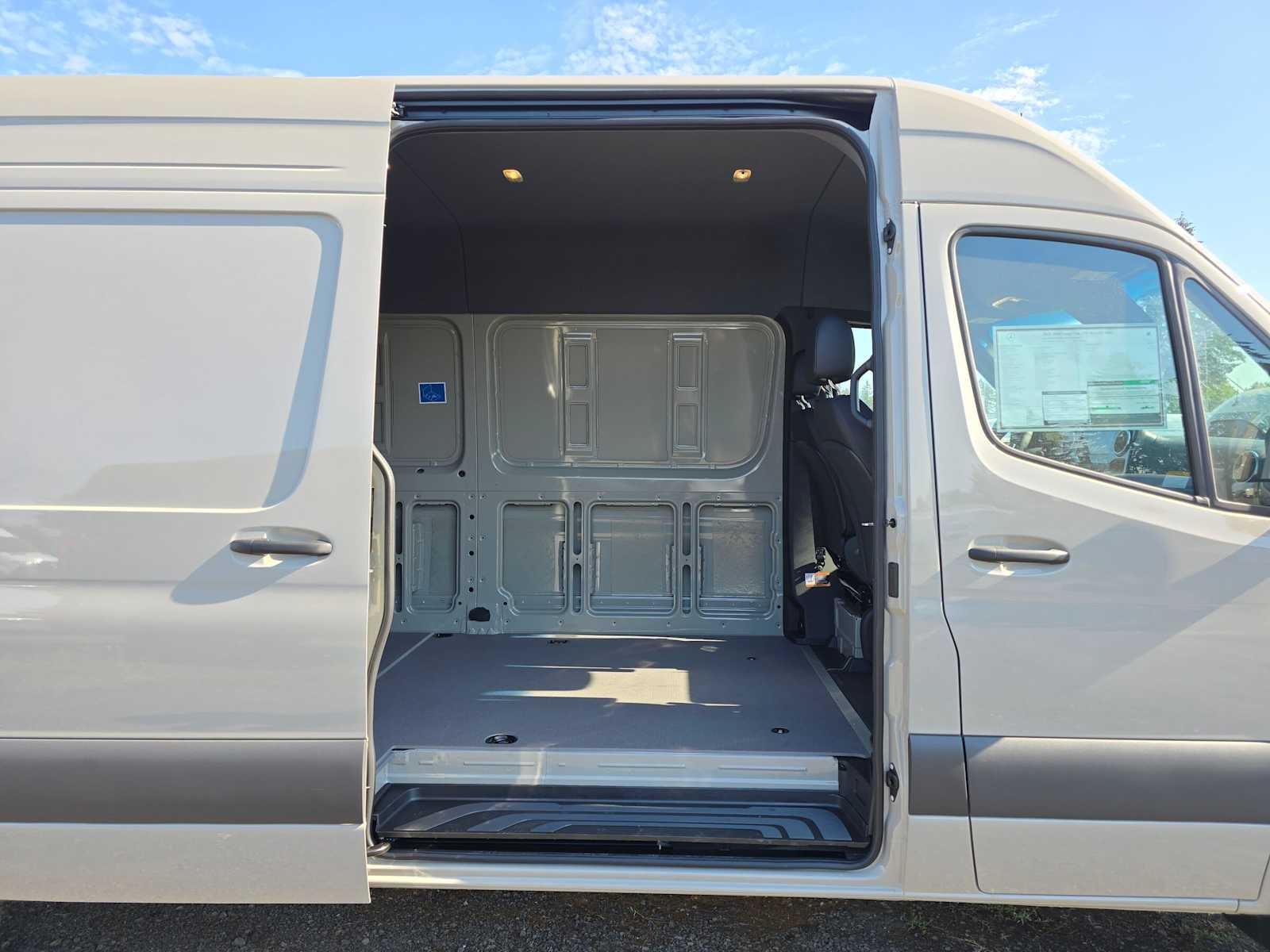 2026 Mercedes-Benz Sprinter 2500 High Roof I4 Diesel HO 170 AWD