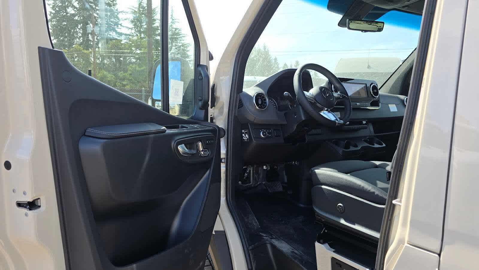 2026 Mercedes-Benz Sprinter 2500 High Roof I4 Diesel HO 170 AWD