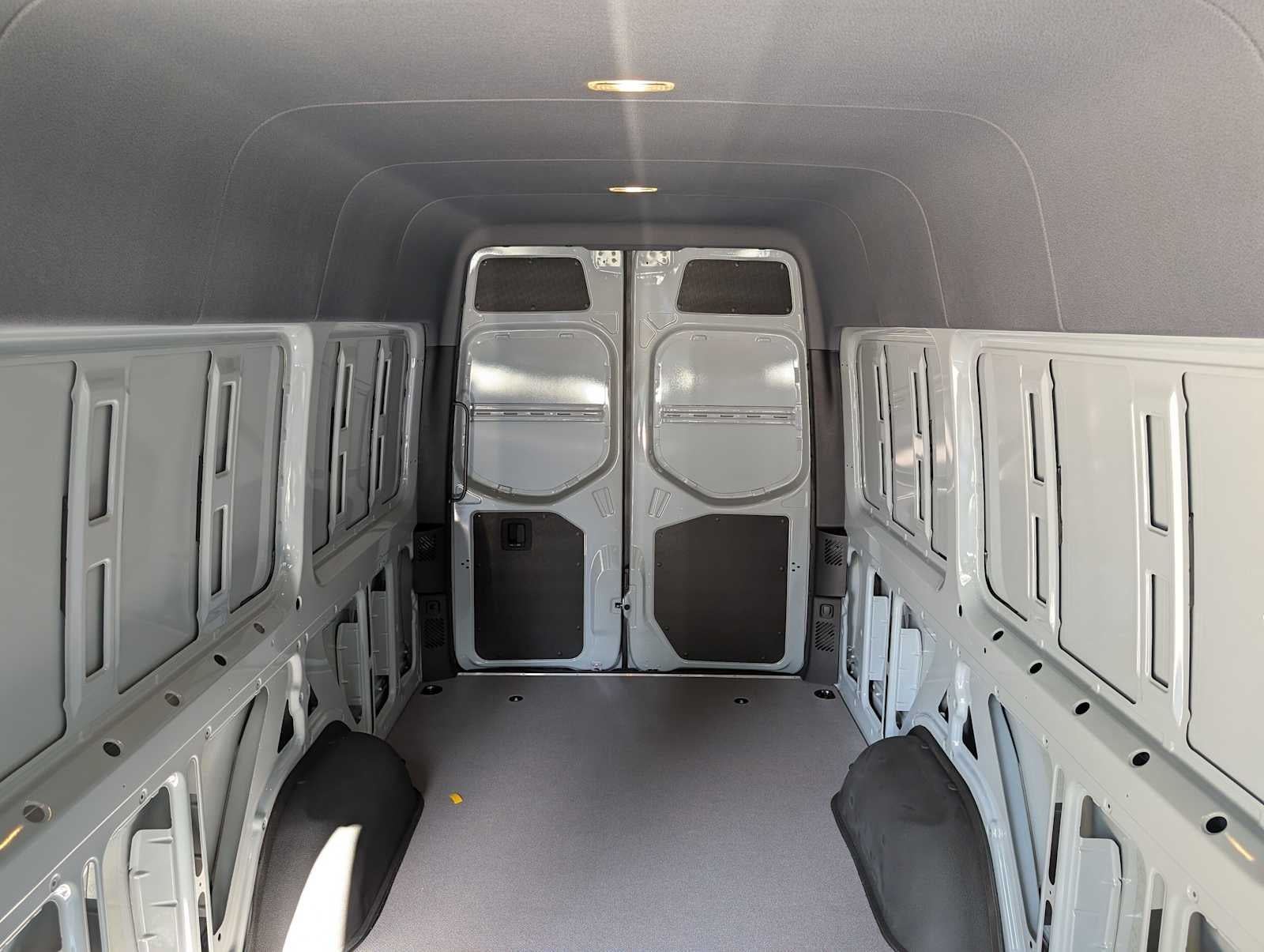 2026 Mercedes-Benz Sprinter 2500 High Roof I4 Diesel HO 170 AWD