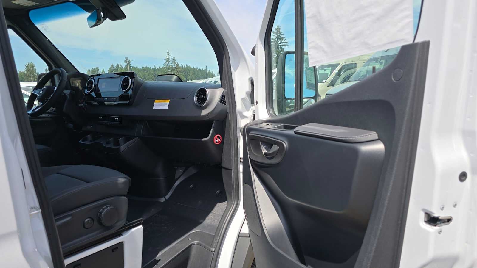 2026 Mercedes-Benz Sprinter Cargo Van 2500 High Roof I4 Diesel HO 170 Extended RWD