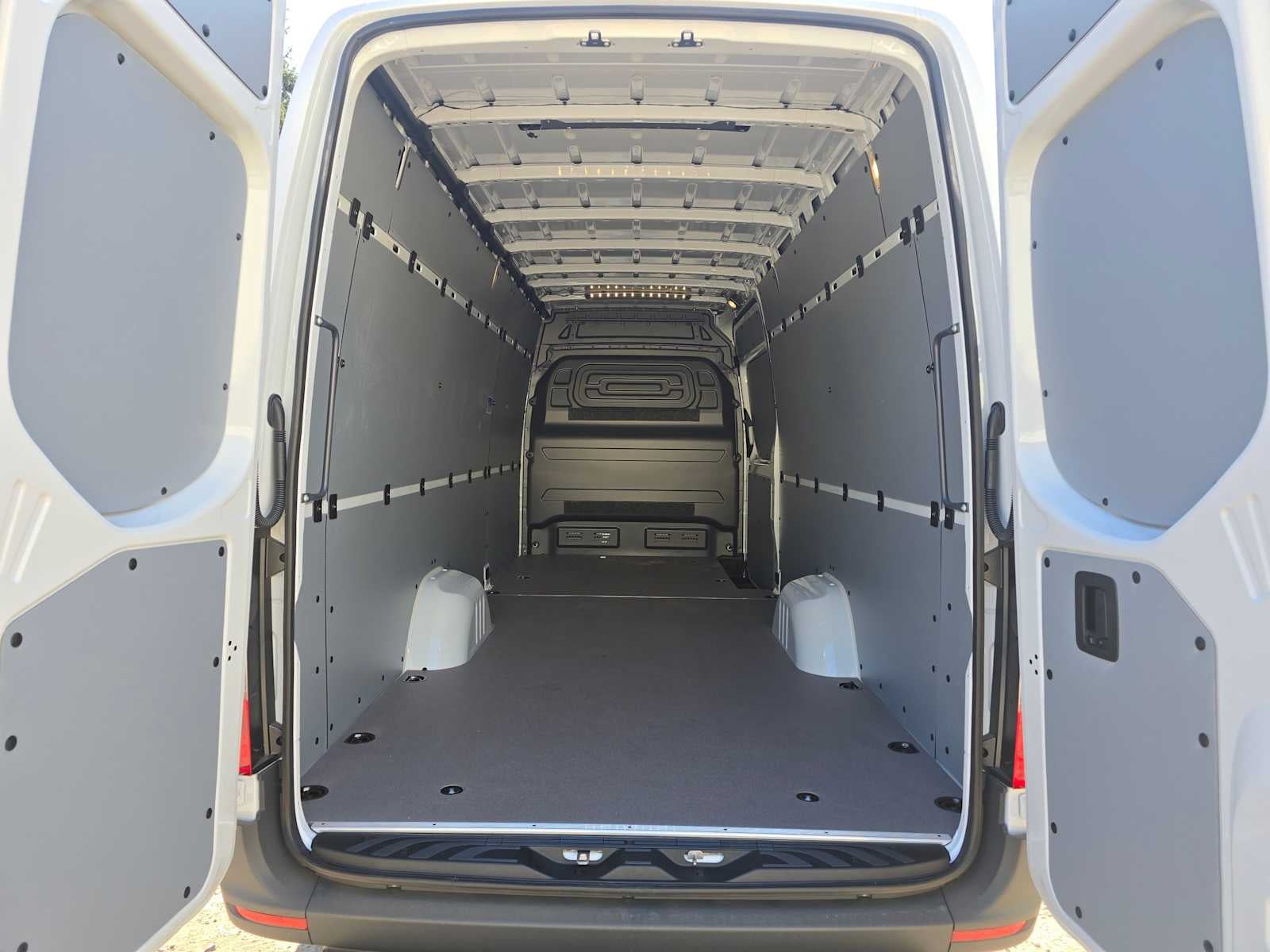 2026 Mercedes-Benz Sprinter Cargo Van 2500 High Roof I4 Diesel HO 170 Extended RWD