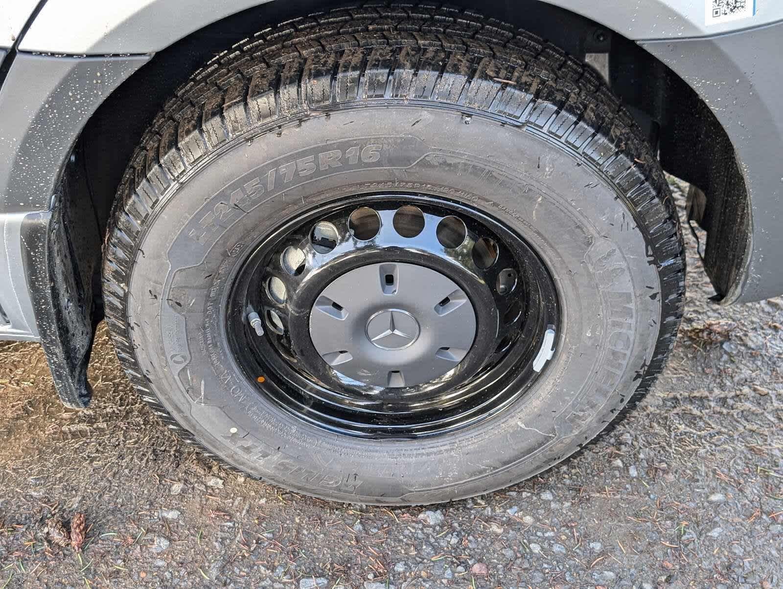 2025 Mercedes-Benz Sprinter Passenger Van 2500 Standard Roof I4 Diesel 144" RWD