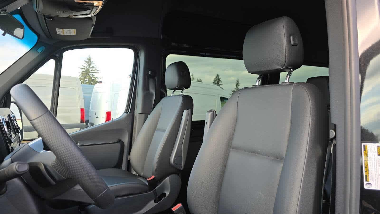 2025 Mercedes-Benz Sprinter Passenger Van 2500 Standard Roof I4 Diesel HO 144 RWD
