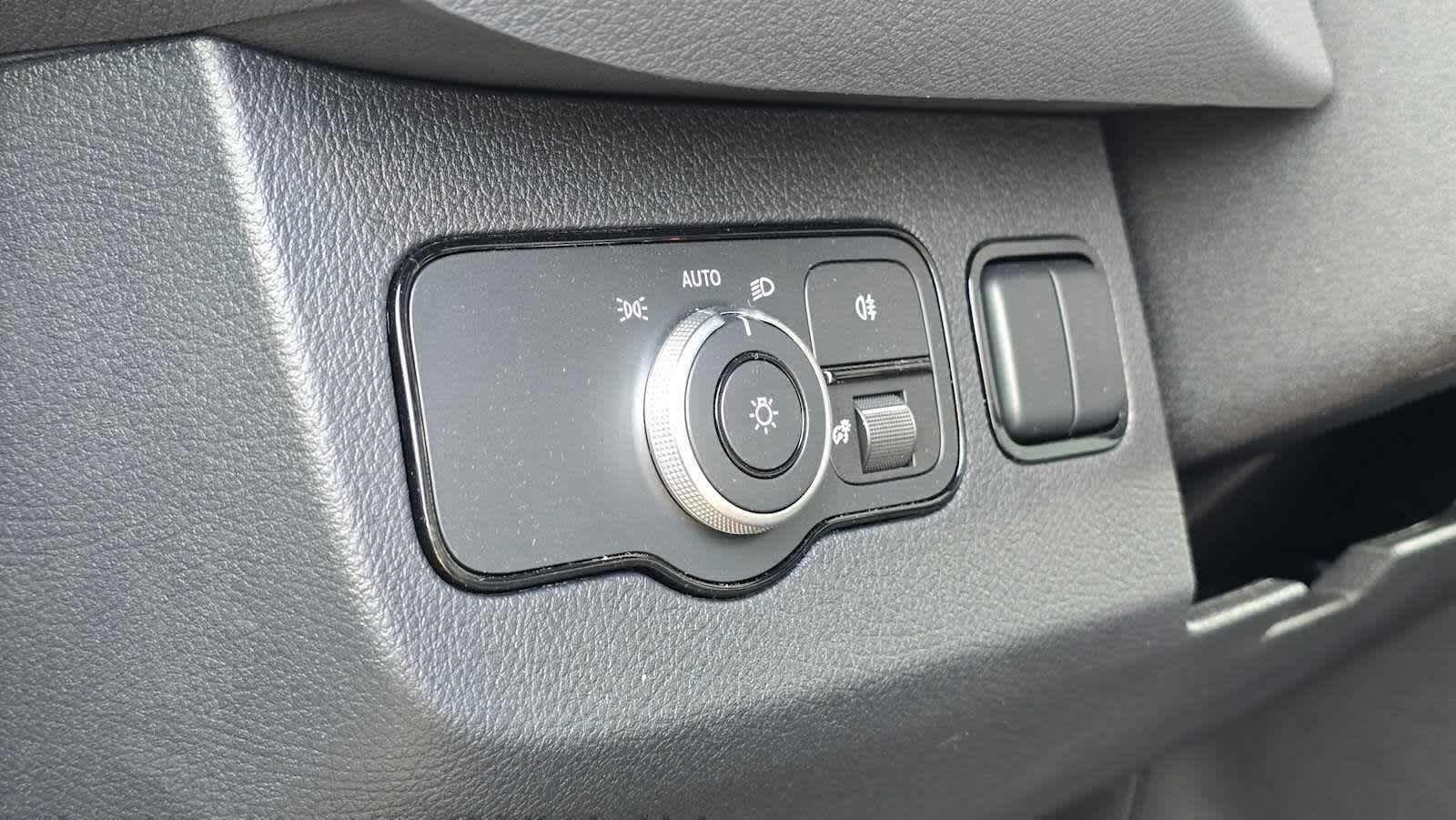 2025 Mercedes-Benz Sprinter Passenger Van 2500 Standard Roof I4 Diesel HO 144 RWD