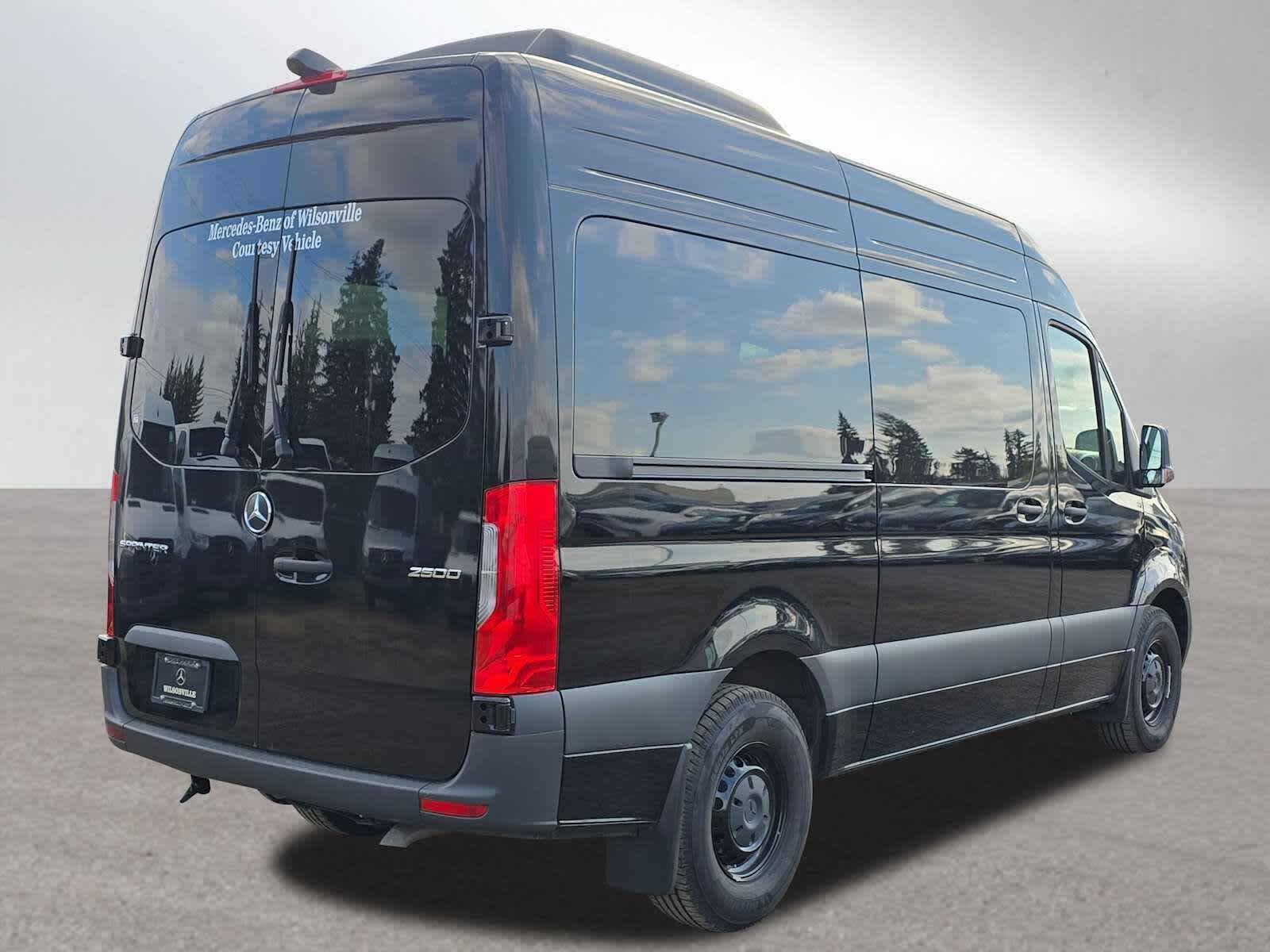 2025 Mercedes-Benz Sprinter Passenger Van 2500 Standard Roof I4 Diesel HO 144 RWD
