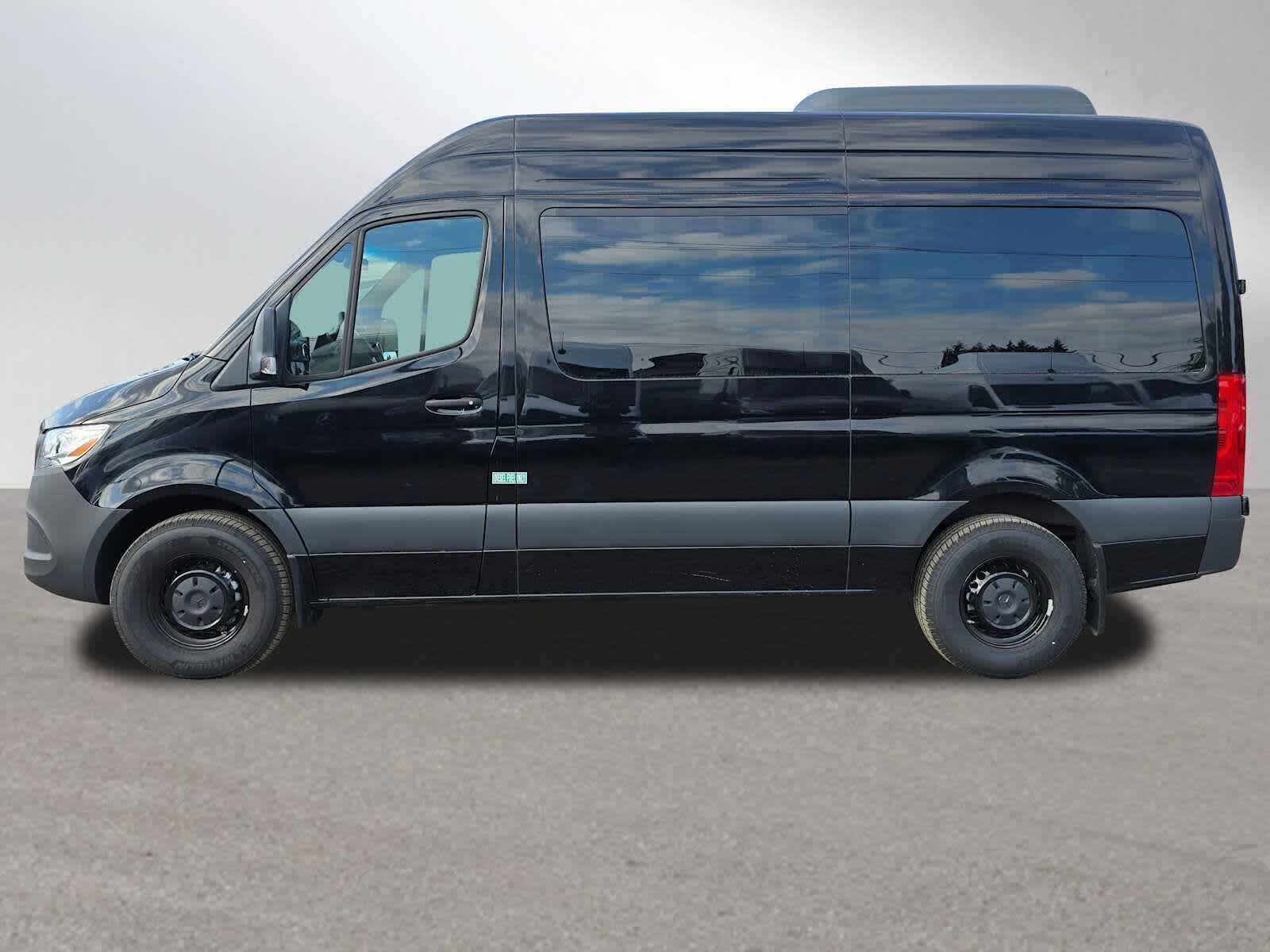 2025 Mercedes-Benz Sprinter Passenger Van 2500 Standard Roof I4 Diesel HO 144 RWD
