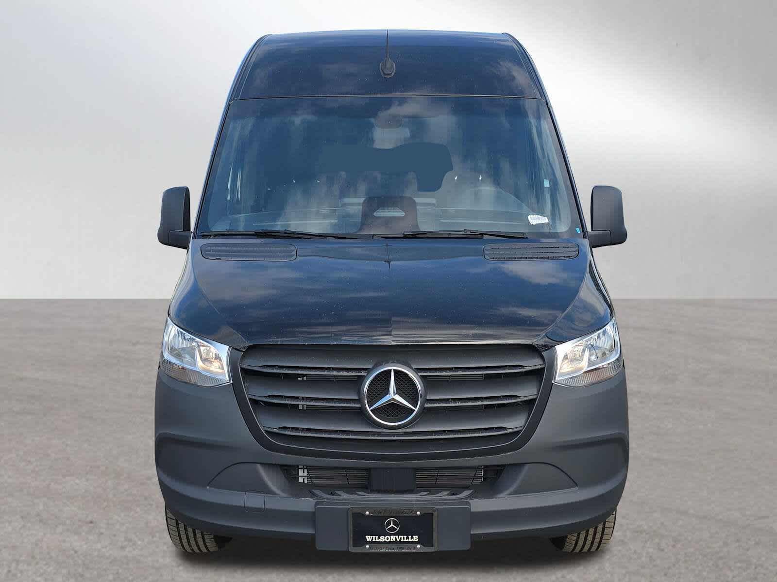 2025 Mercedes-Benz Sprinter Passenger Van 2500 Standard Roof I4 Diesel HO 144 RWD
