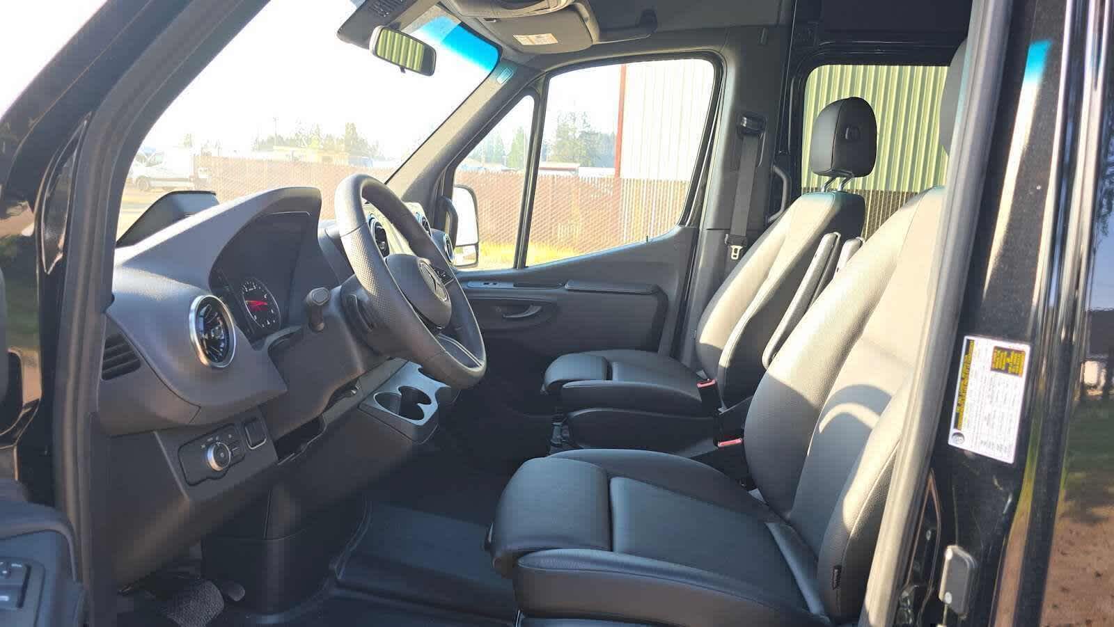 2025 Mercedes-Benz Sprinter Passenger Van 2500 Standard Roof I4 Diesel HO 144 RWD