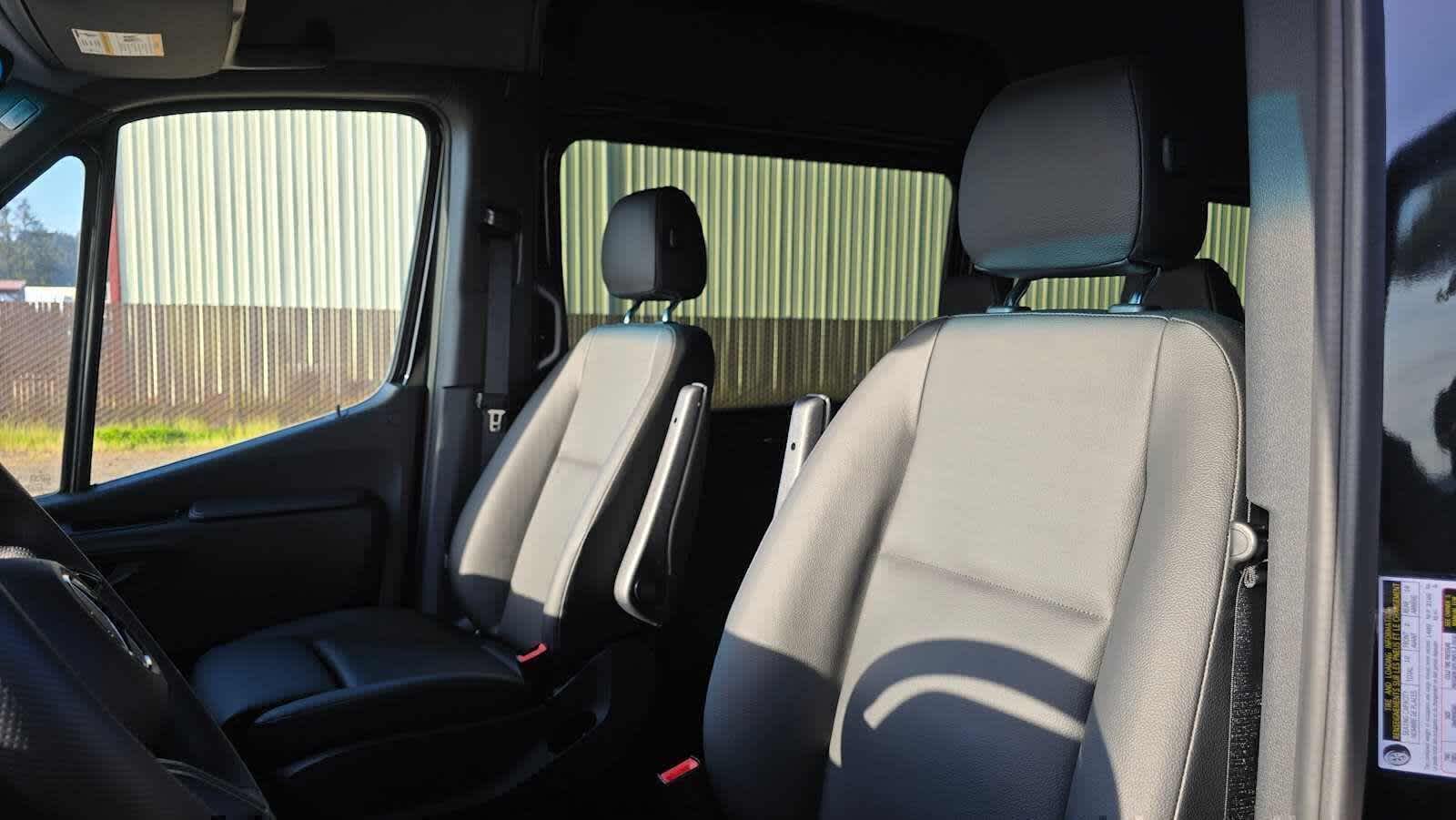 2025 Mercedes-Benz Sprinter Passenger Van 2500 Standard Roof I4 Diesel HO 144 RWD