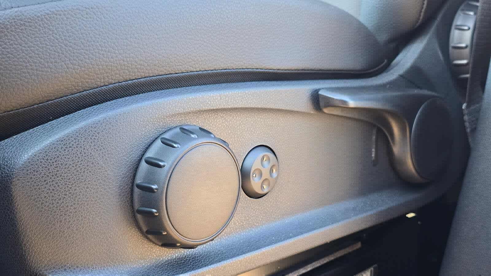 2025 Mercedes-Benz Sprinter Passenger Van 2500 Standard Roof I4 Diesel HO 144 RWD