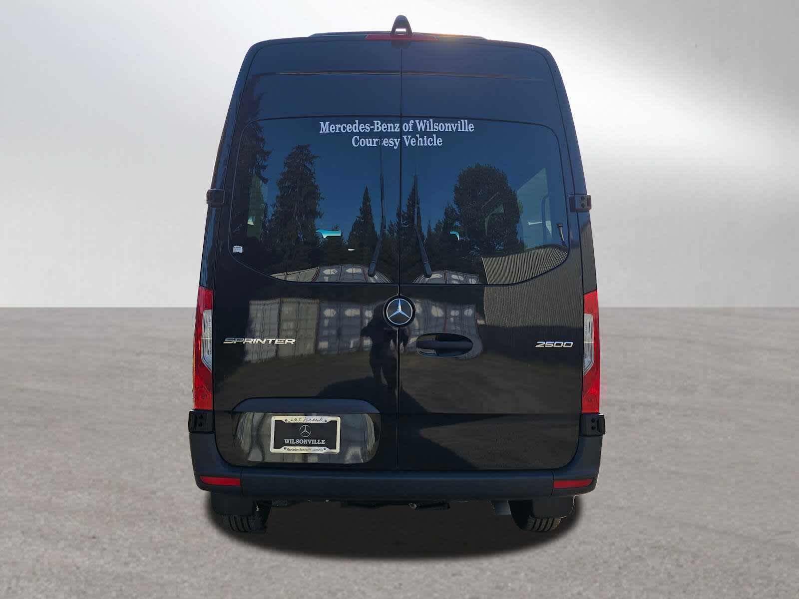 2025 Mercedes-Benz Sprinter Passenger Van 2500 Standard Roof I4 Diesel HO 144 RWD