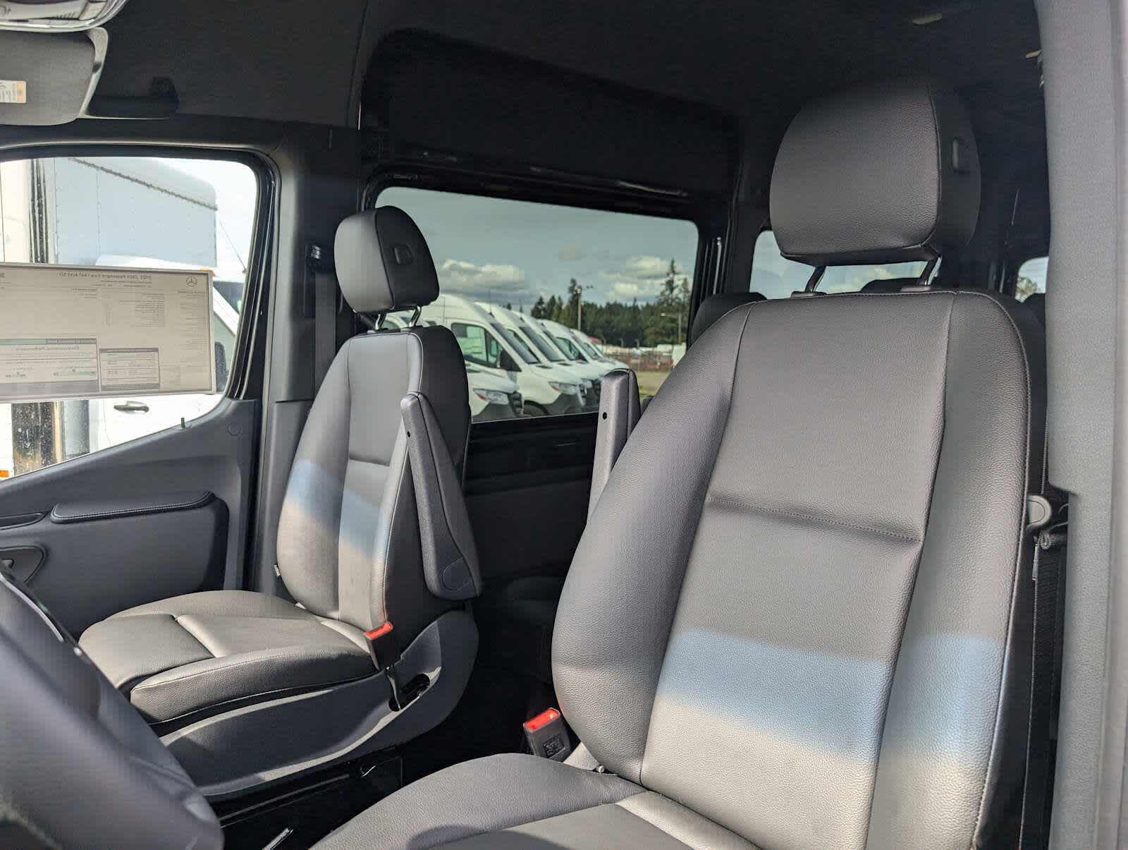 2025 Mercedes-Benz Sprinter Passenger Van 2500 Standard Roof I4 Diesel HO 144" RWD