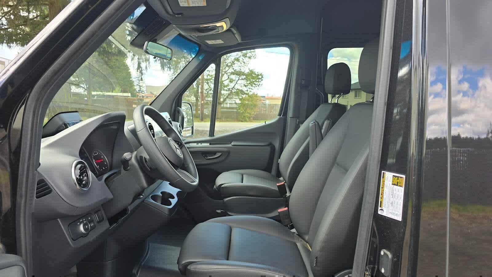 2025 Mercedes-Benz Sprinter Passenger Van 2500 Standard Roof I4 Diesel HO 144 RWD