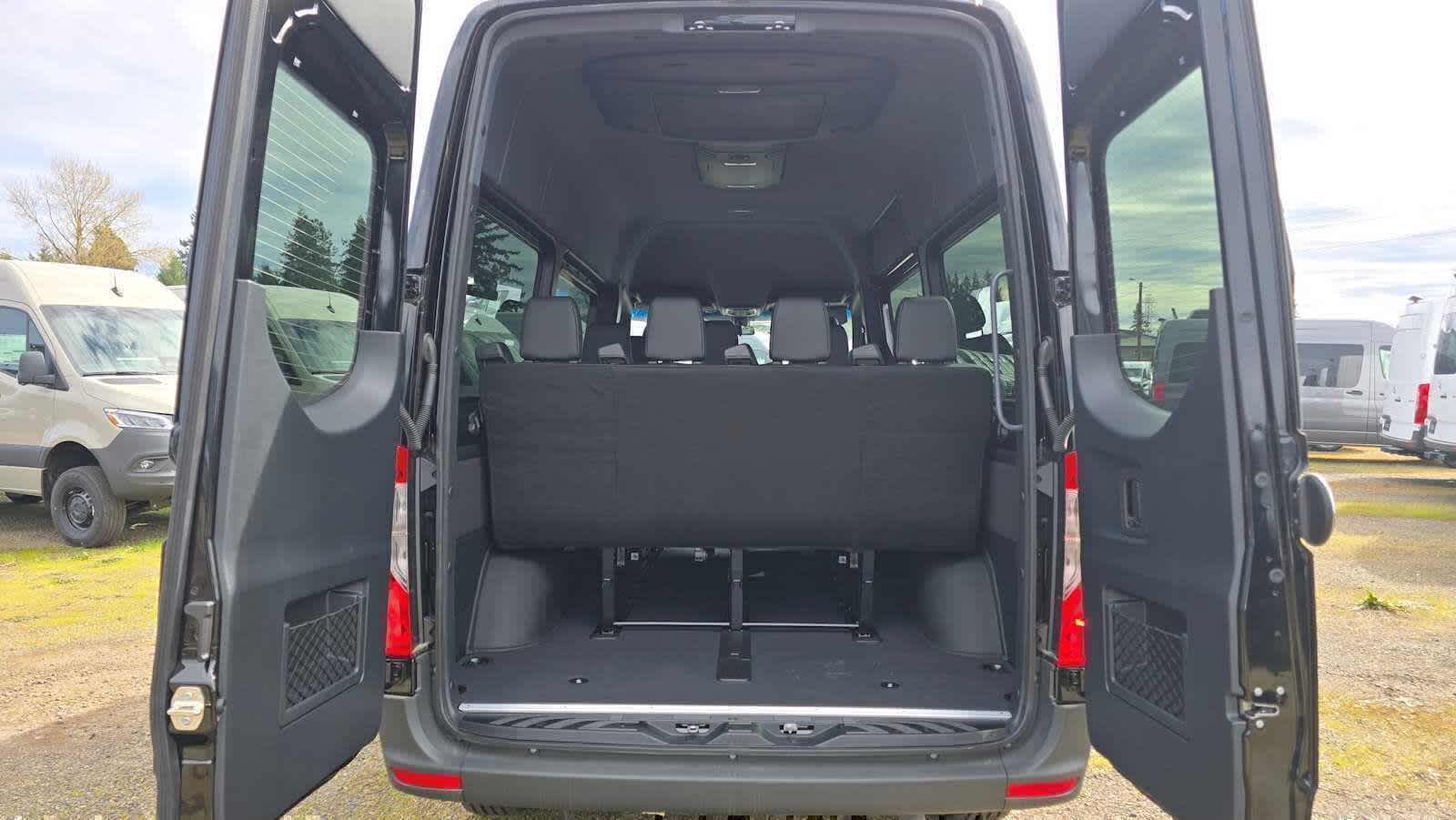 2025 Mercedes-Benz Sprinter Passenger Van 2500 Standard Roof I4 Diesel HO 144 RWD