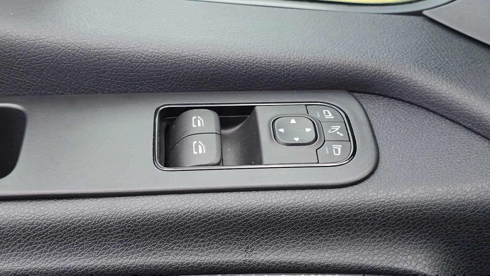 2025 Mercedes-Benz Sprinter Passenger Van 2500 Standard Roof I4 Diesel HO 144 RWD