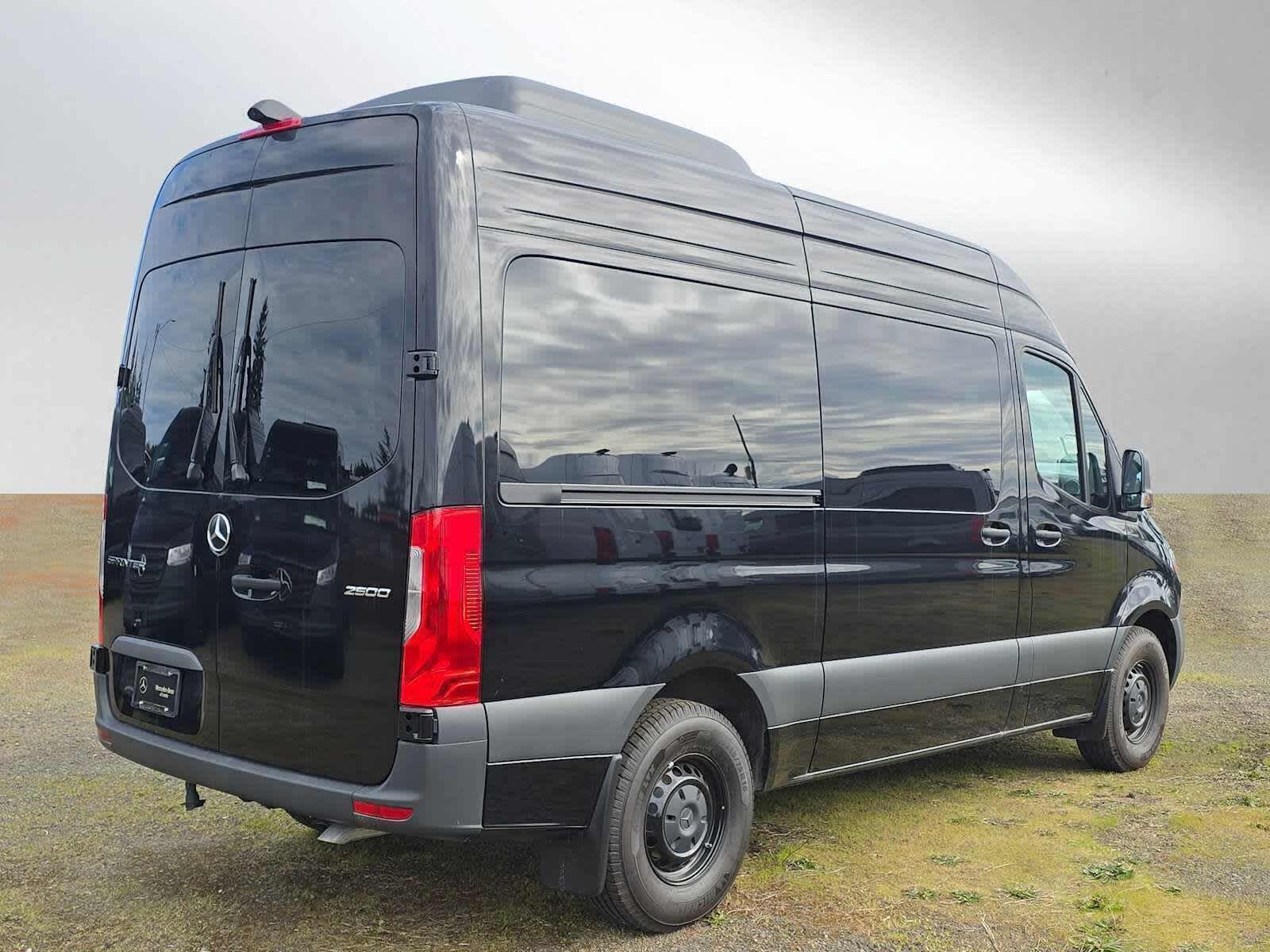 2025 Mercedes-Benz Sprinter Passenger Van 2500 Standard Roof I4 Diesel HO 144 RWD