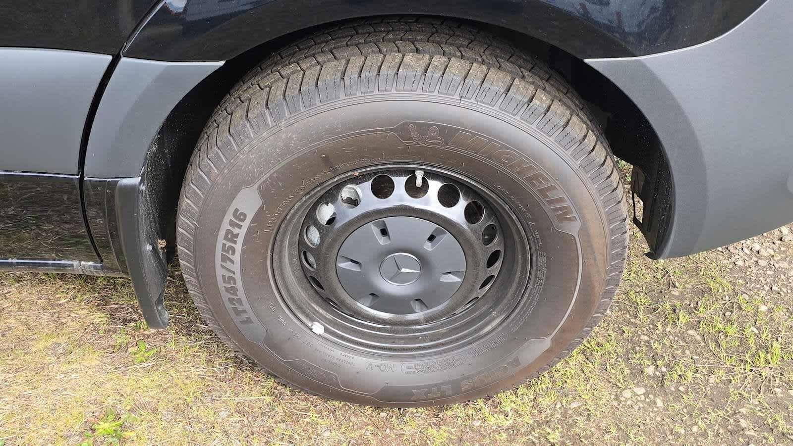 2025 Mercedes-Benz Sprinter Passenger Van 2500 Standard Roof I4 Diesel HO 144 RWD