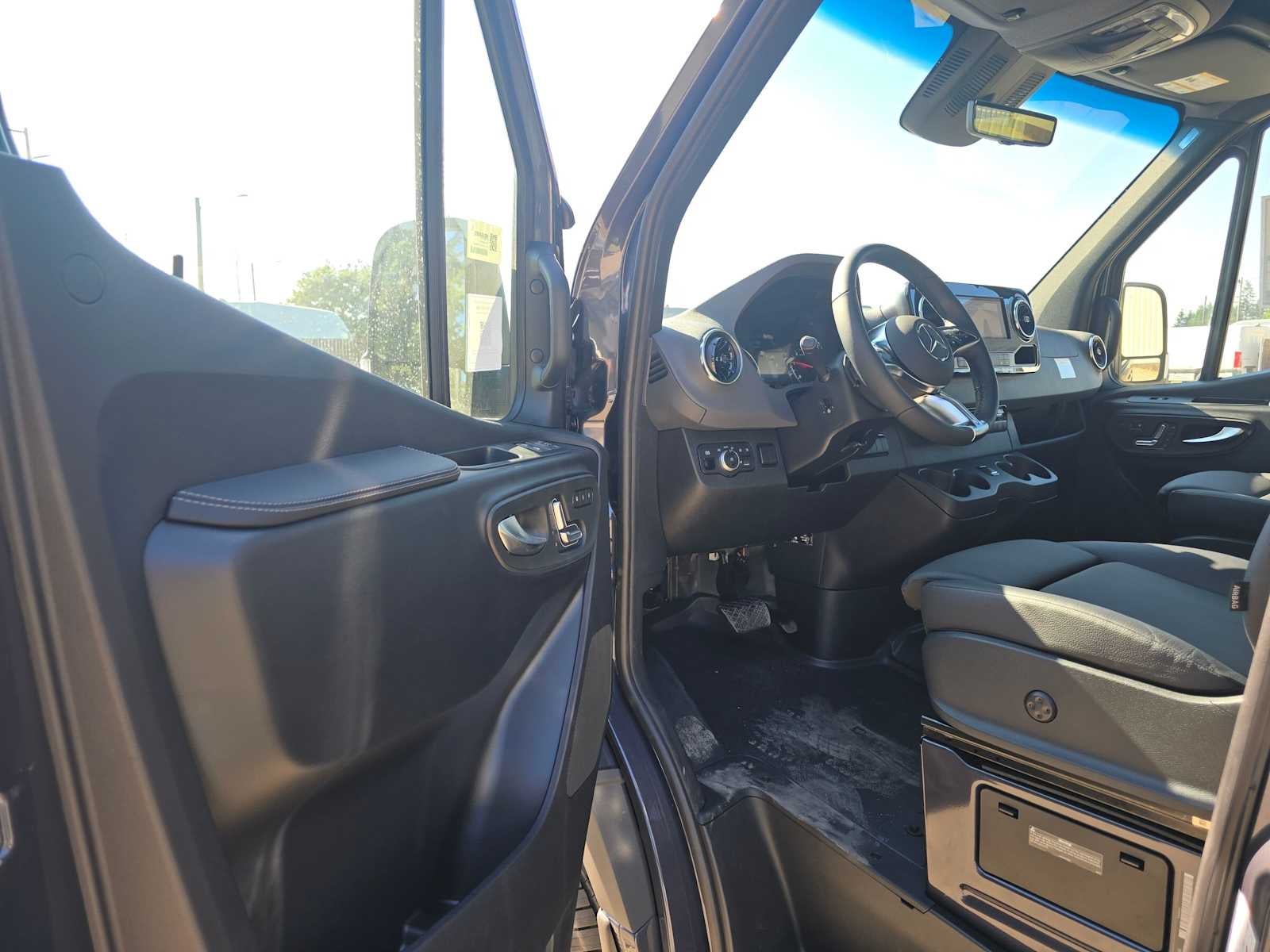 2026 Mercedes-Benz Sprinter Passenger 2500 Standard Roof I4 Diesel HO 144 AWD