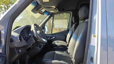2026 Mercedes-Benz Sprinter Passenger Van 2500 Standard Roof I4 Diesel HO 144 AWD