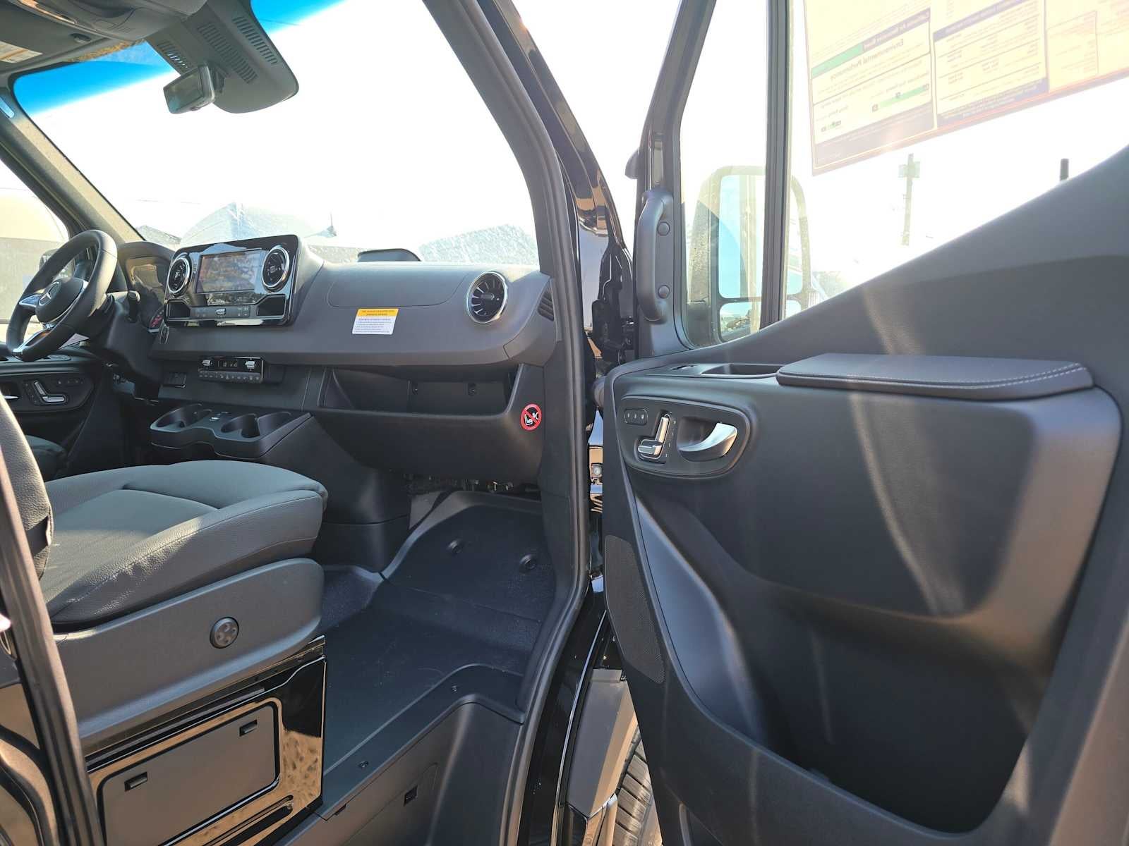 2026 Mercedes-Benz Sprinter Passenger Van 2500 Standard Roof I4 Diesel HO 144 AWD