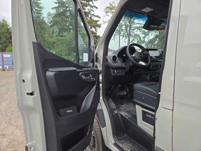 2026 Mercedes-Benz Sprinter Passenger 2500 Standard Roof I4 Diesel HO 144 AWD