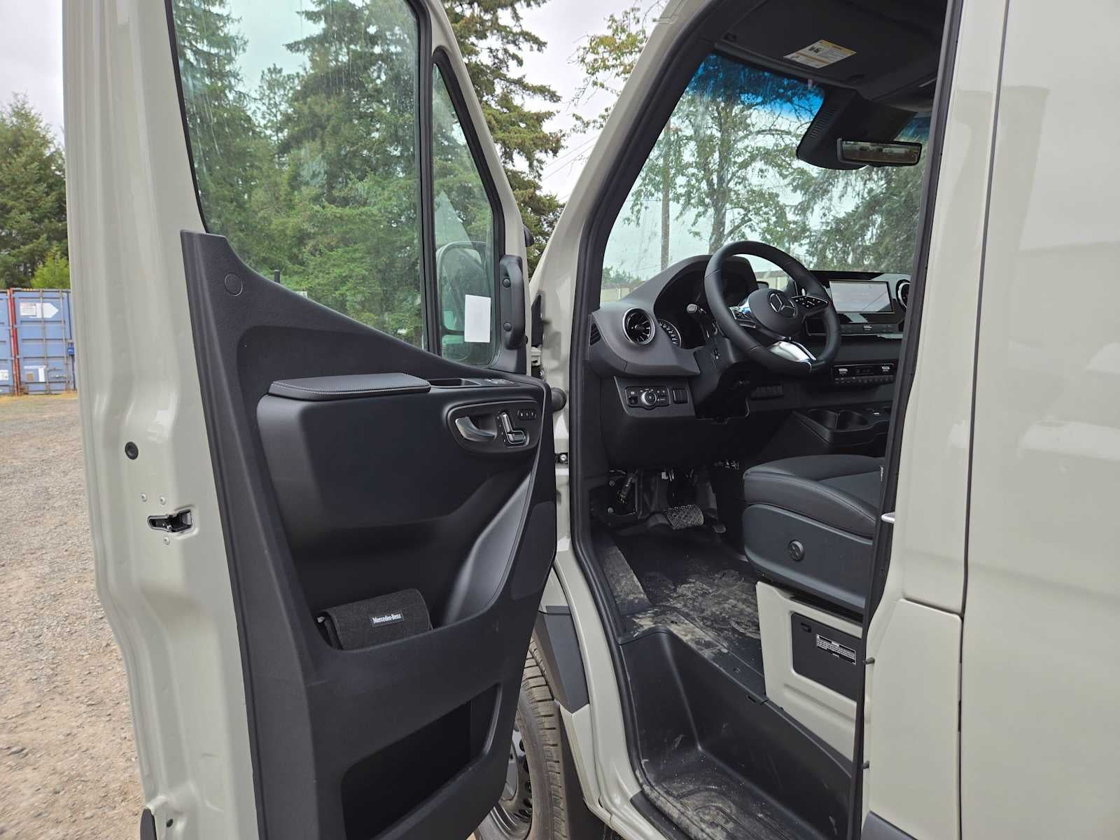 2026 Mercedes-Benz Sprinter Passenger 2500 Standard Roof I4 Diesel HO 144 AWD