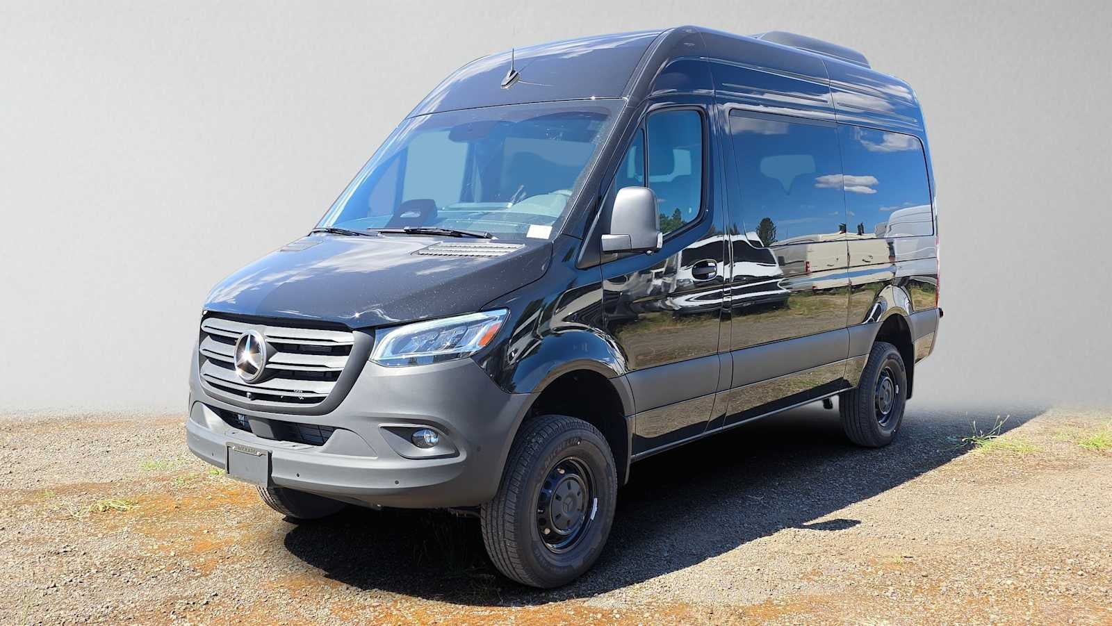 2026 Mercedes-Benz Sprinter Passenger Van 2500 Standard Roof I4 Diesel HO 144 AWD