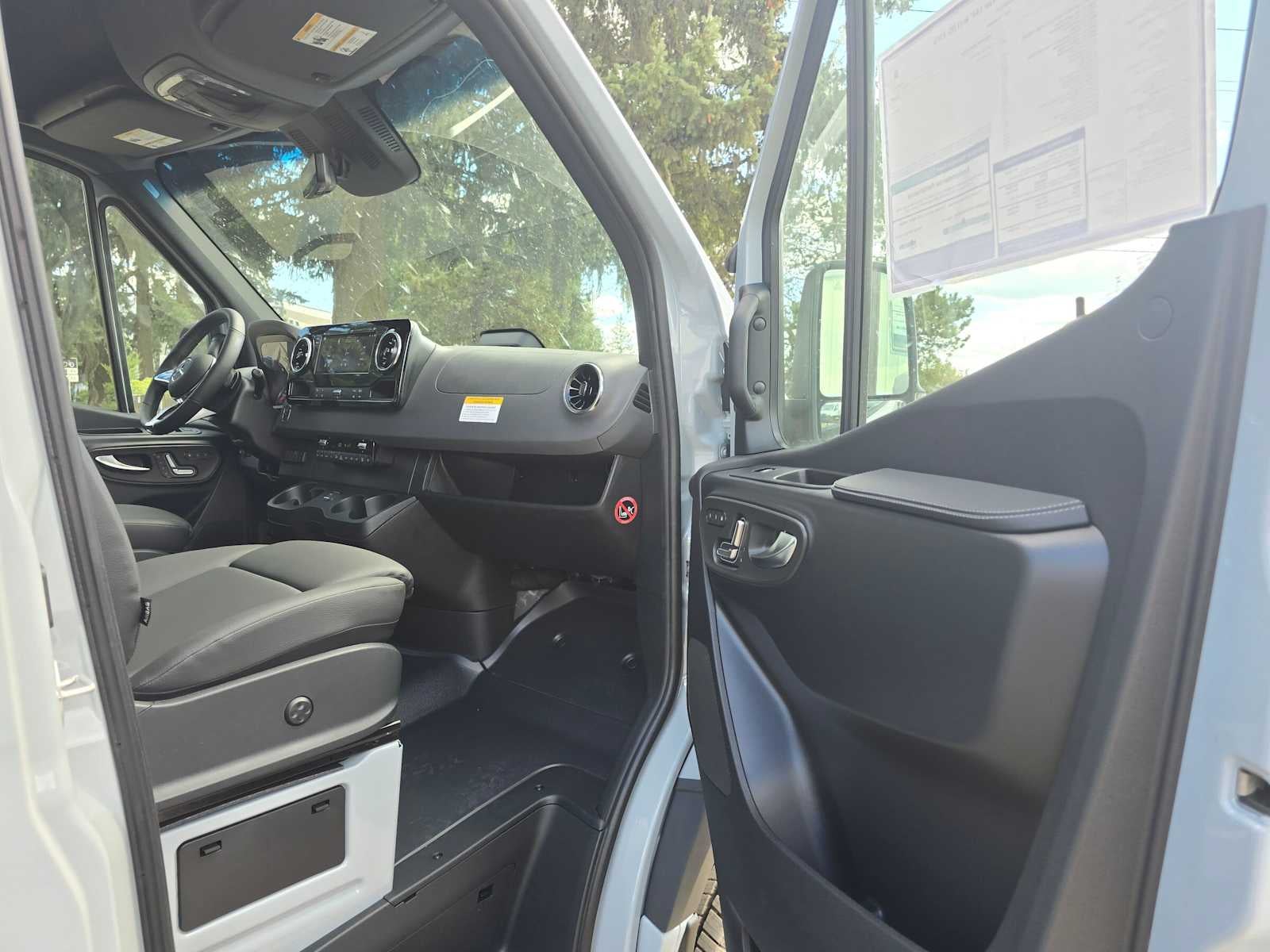2026 Mercedes-Benz Sprinter Passenger Van 2500 Standard Roof I4 Diesel HO 144 AWD