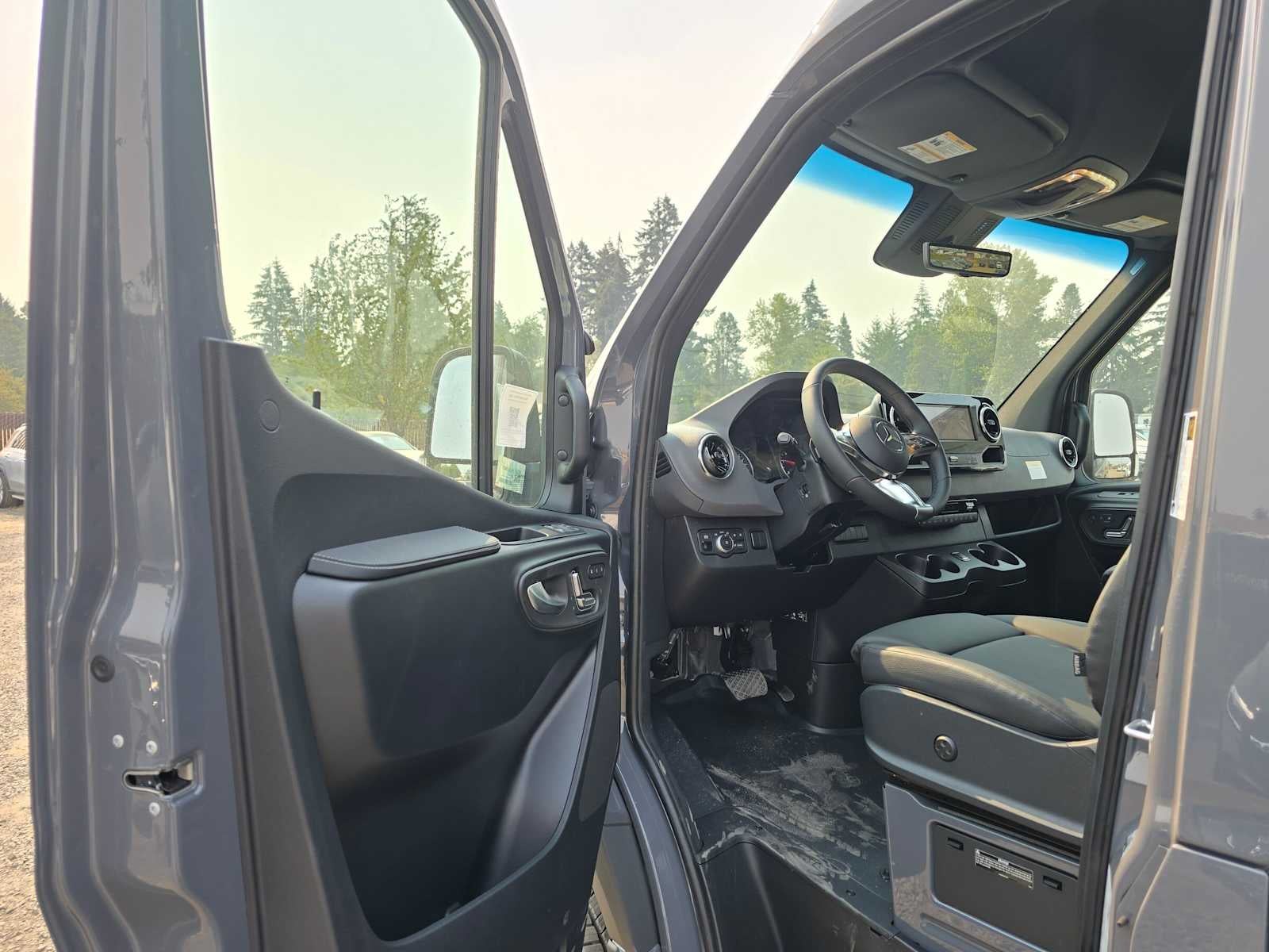 2026 Mercedes-Benz Sprinter Passenger 2500 Standard Roof I4 Diesel HO 144 AWD