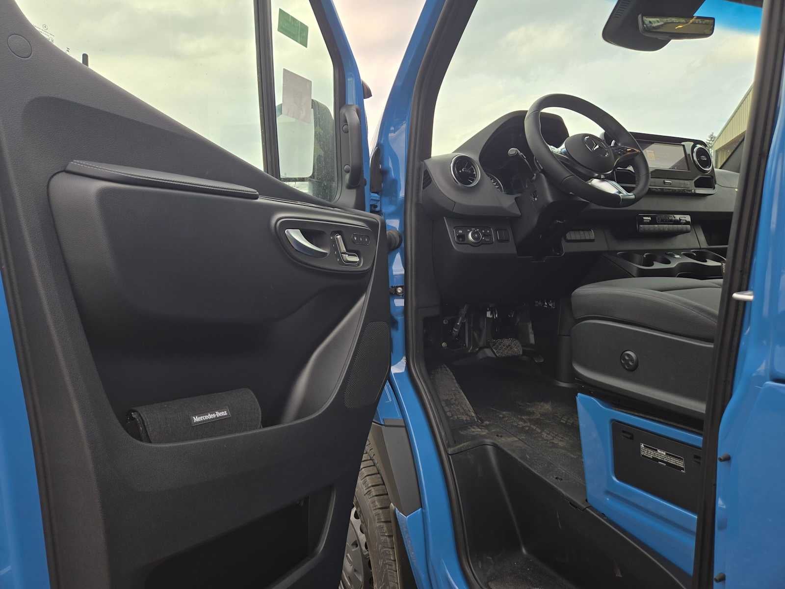 2026 Mercedes-Benz Sprinter Passenger 2500 Standard Roof I4 Diesel HO 144 AWD