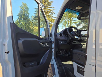 2026 Mercedes-Benz Sprinter Passenger 2500 Standard Roof I4 Diesel HO 144 AWD