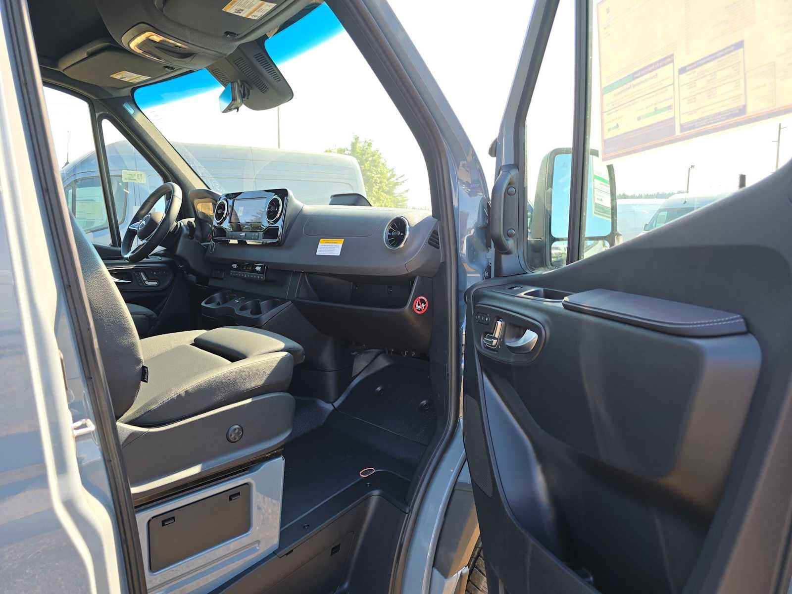 2026 Mercedes-Benz Sprinter Passenger Van 2500 Standard Roof I4 Diesel HO 144 AWD