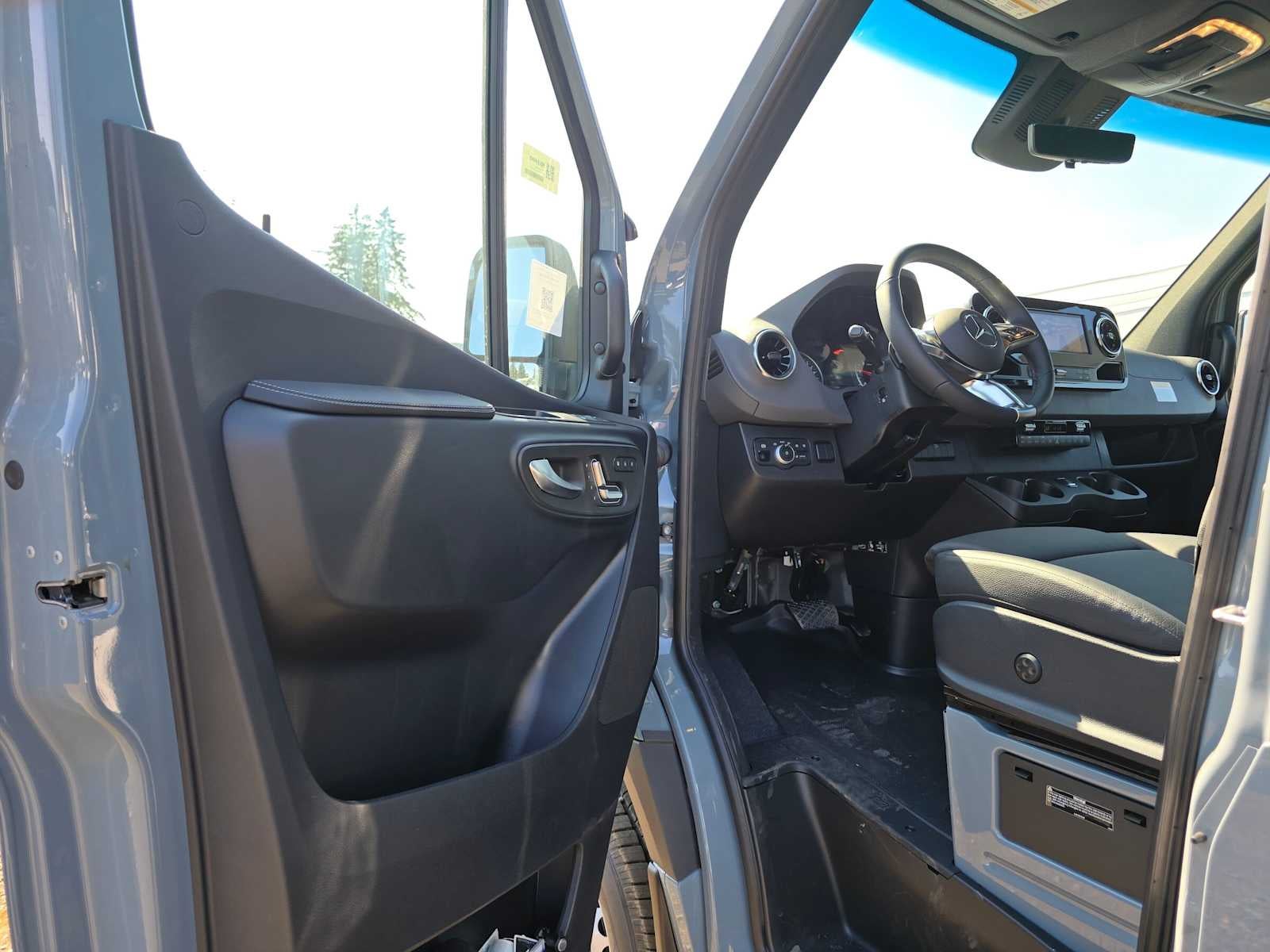 2026 Mercedes-Benz Sprinter Passenger Van 2500 Standard Roof I4 Diesel HO 144 AWD