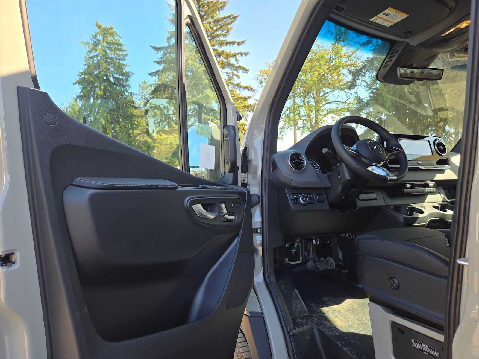 2026 Mercedes-Benz Sprinter Passenger 2500 Standard Roof I4 Diesel HO 144 AWD