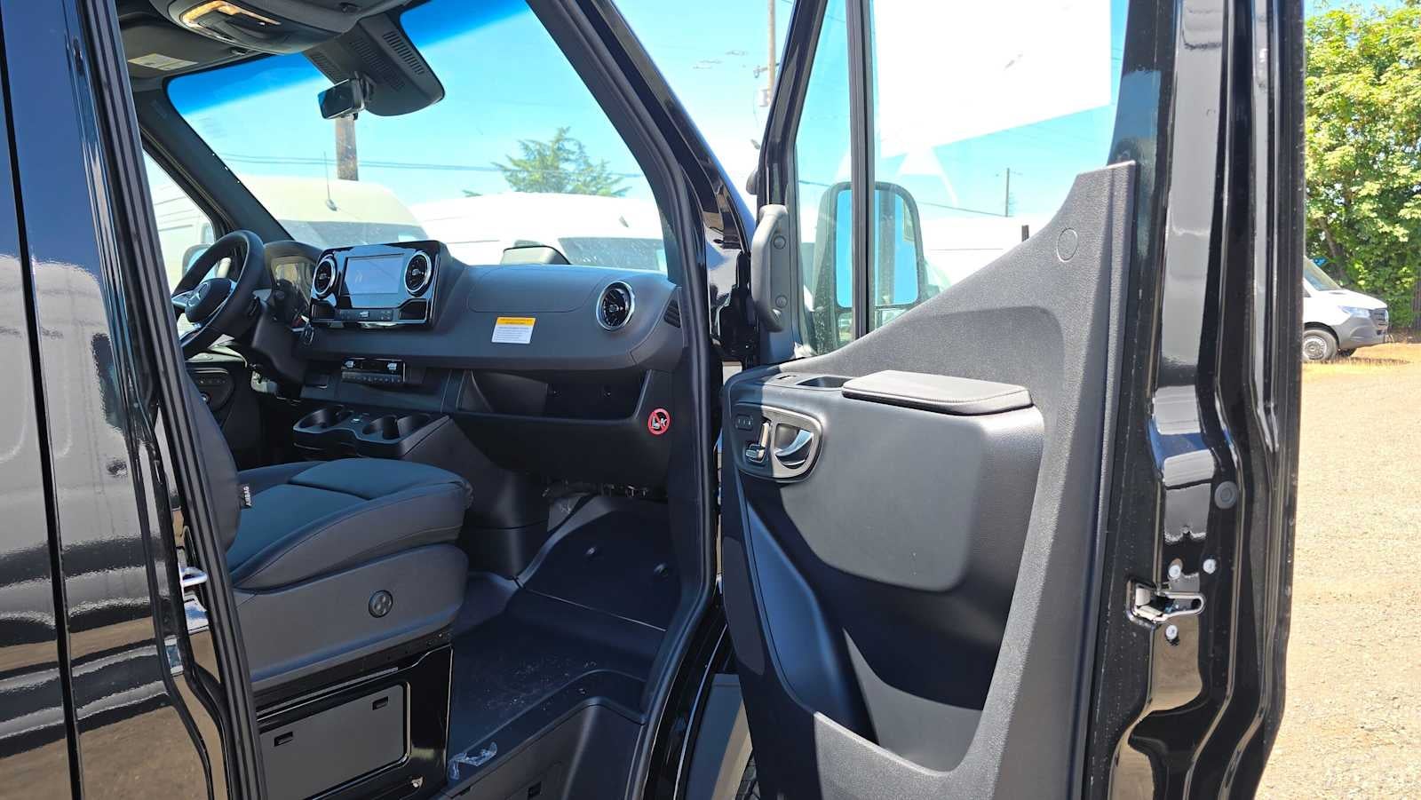 2026 Mercedes-Benz Sprinter Passenger Van 2500 Standard Roof I4 Diesel HO 144 AWD