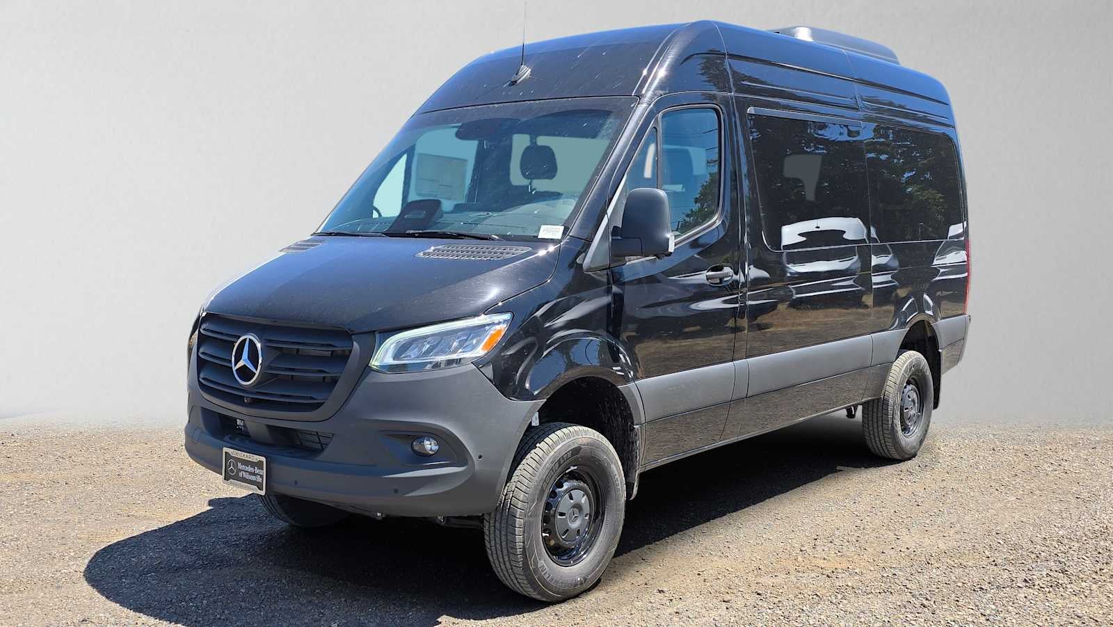 2026 Mercedes-Benz Sprinter Passenger Van 2500 Standard Roof I4 Diesel HO 144 AWD