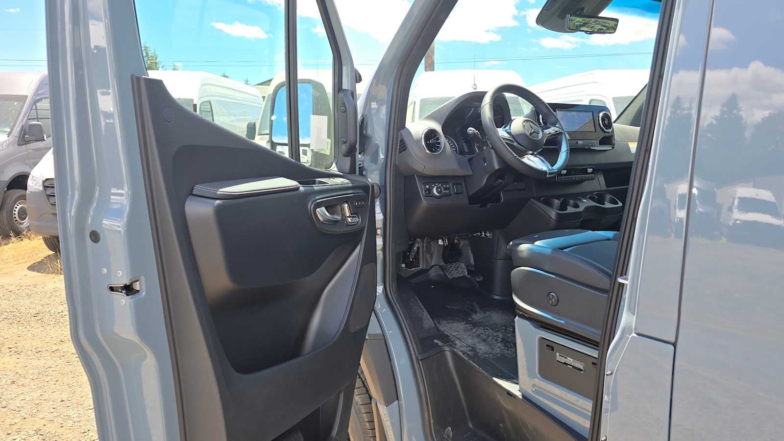 2026 Mercedes-Benz Sprinter Passenger Van 2500 Standard Roof I4 Diesel HO 144 AWD