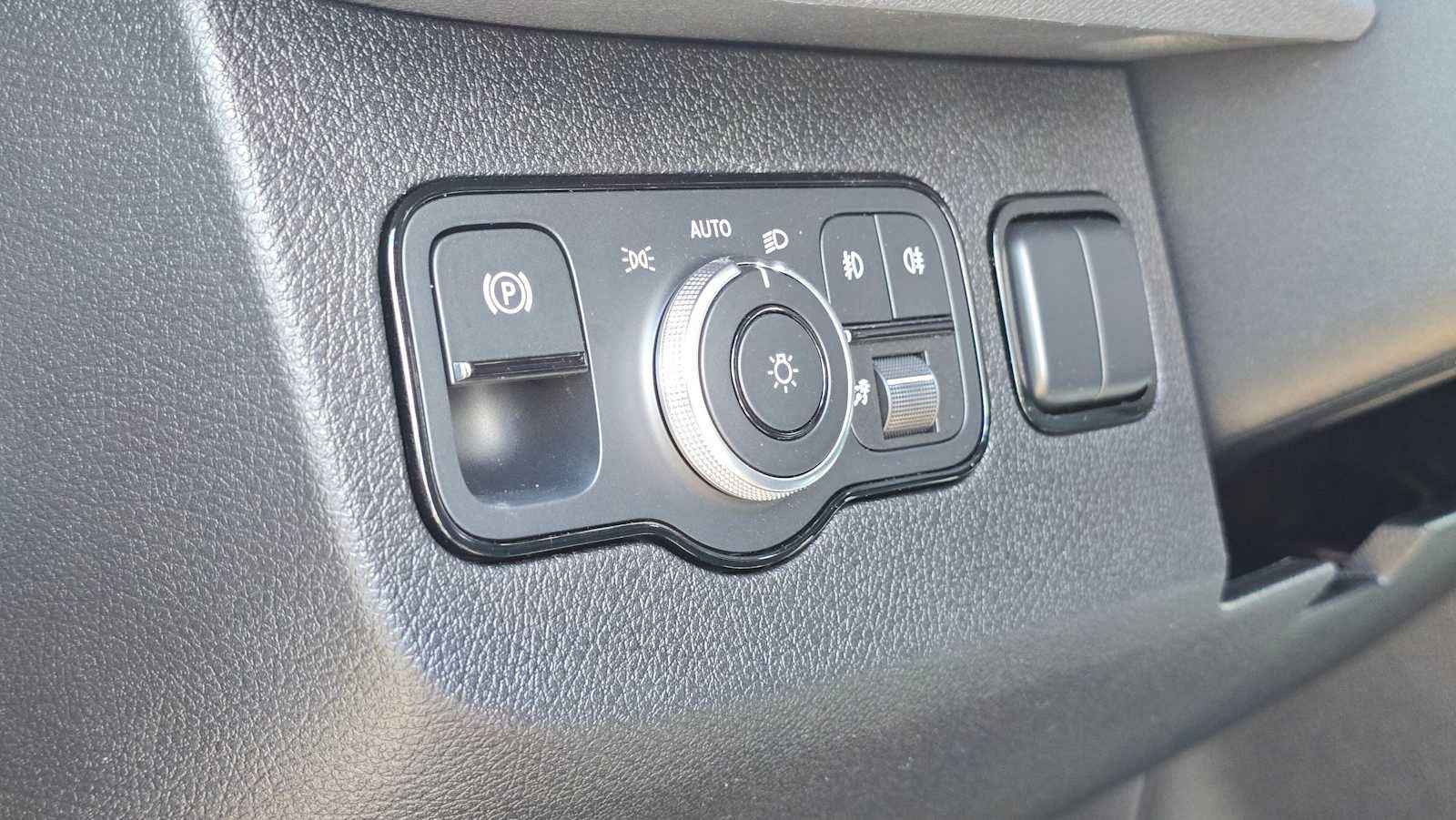 2026 Mercedes-Benz Sprinter Passenger Van 2500 Standard Roof I4 Diesel HO 144 AWD