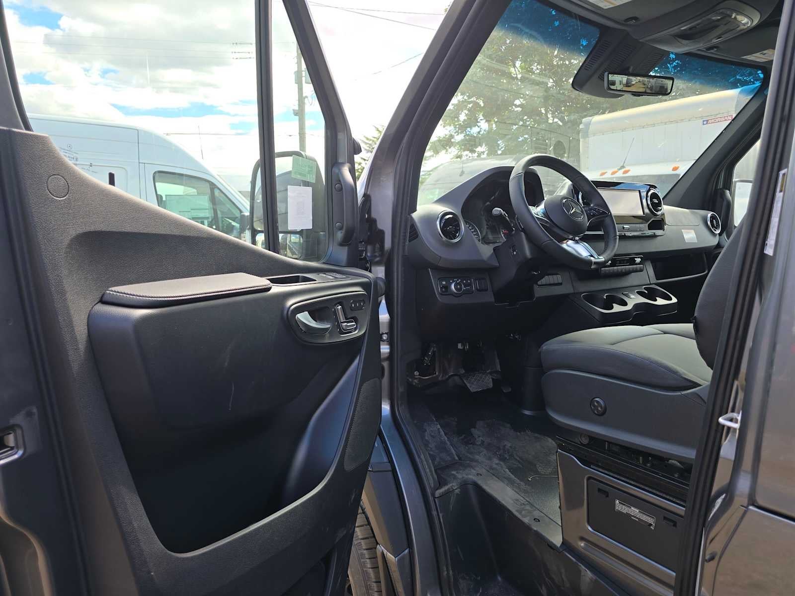 2026 Mercedes-Benz Sprinter Passenger 2500 Standard Roof I4 Diesel HO 144 AWD