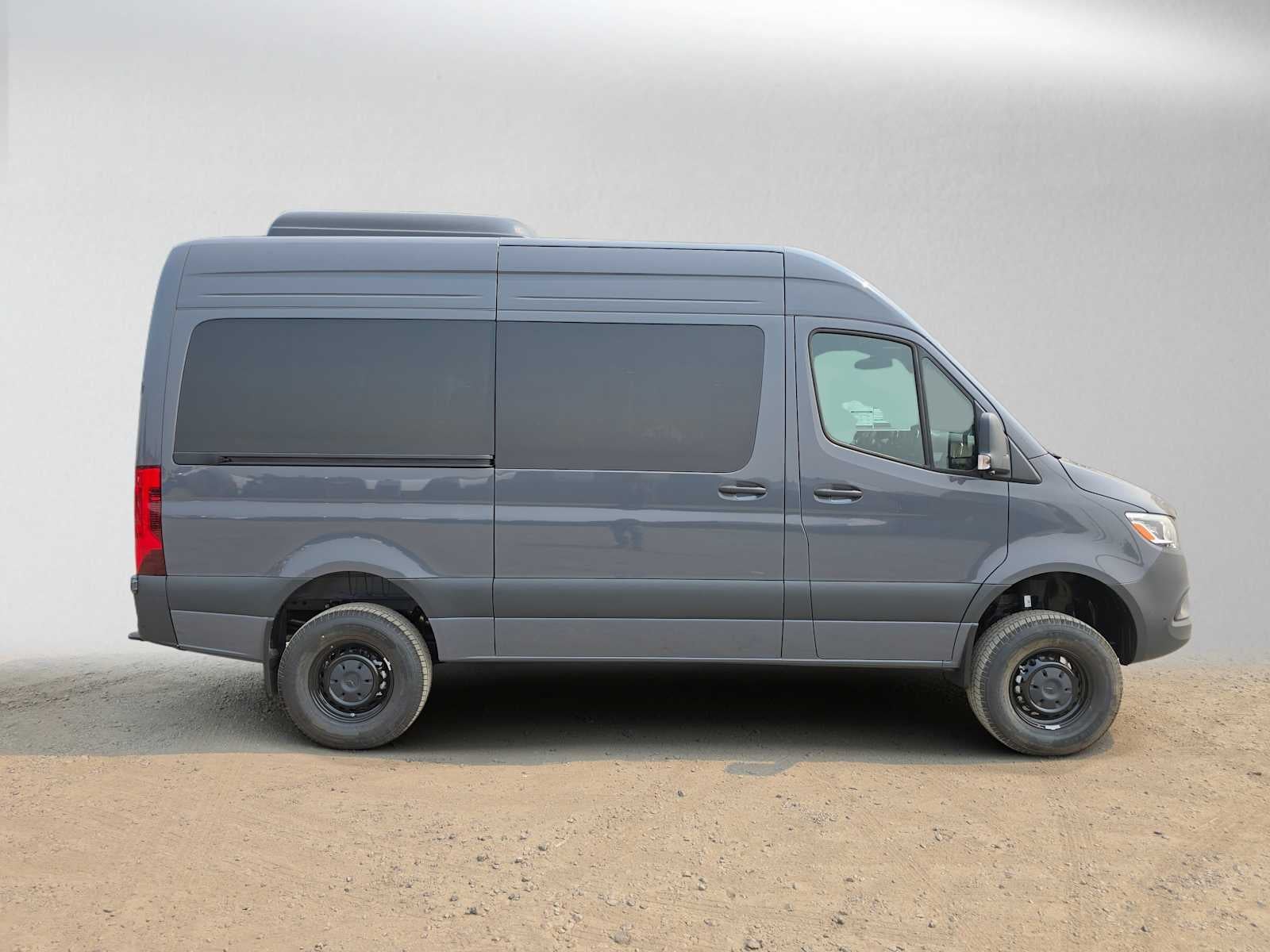 2026 Mercedes-Benz Sprinter Passenger 2500 Standard Roof I4 Diesel HO 144 AWD
