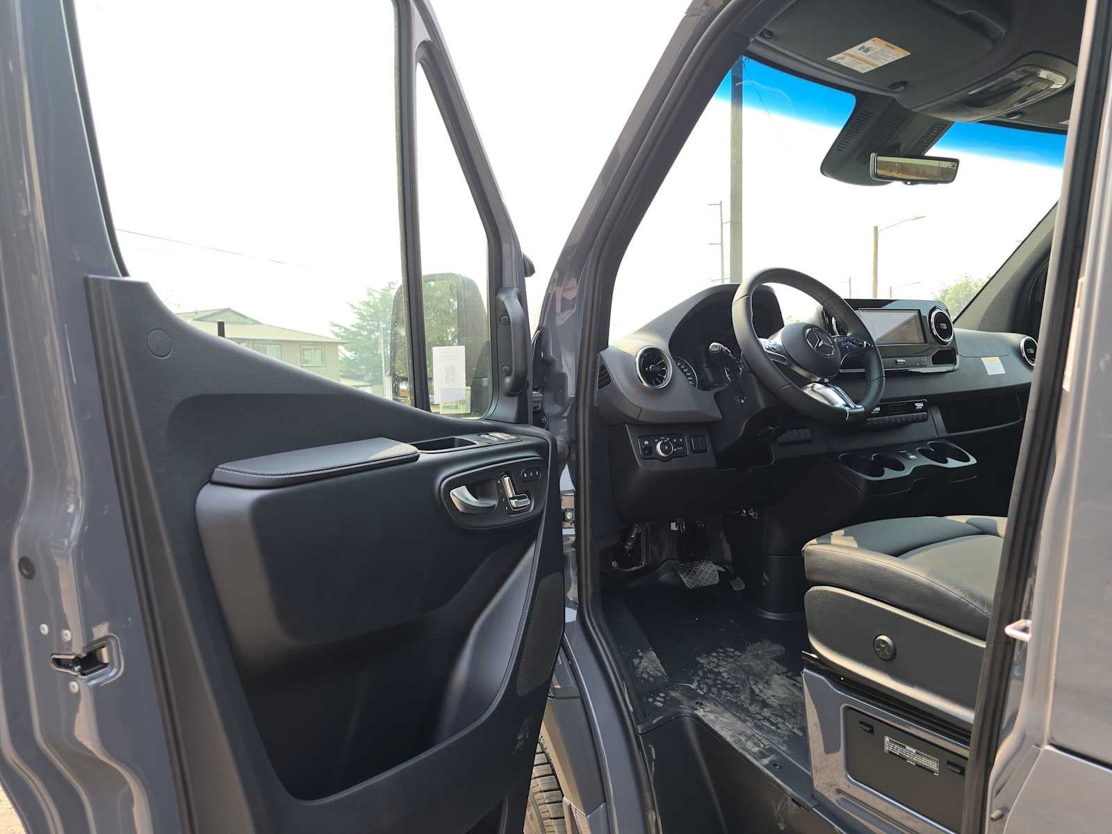 2026 Mercedes-Benz Sprinter Passenger 2500 Standard Roof I4 Diesel HO 144 AWD