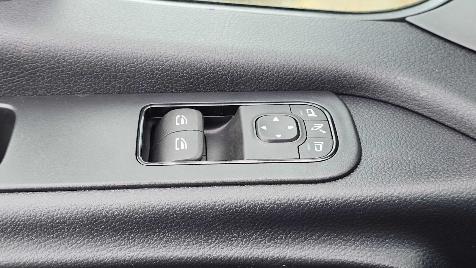 2026 Mercedes-Benz Sprinter Passenger 2500 Standard Roof I4 Diesel HO 144 AWD