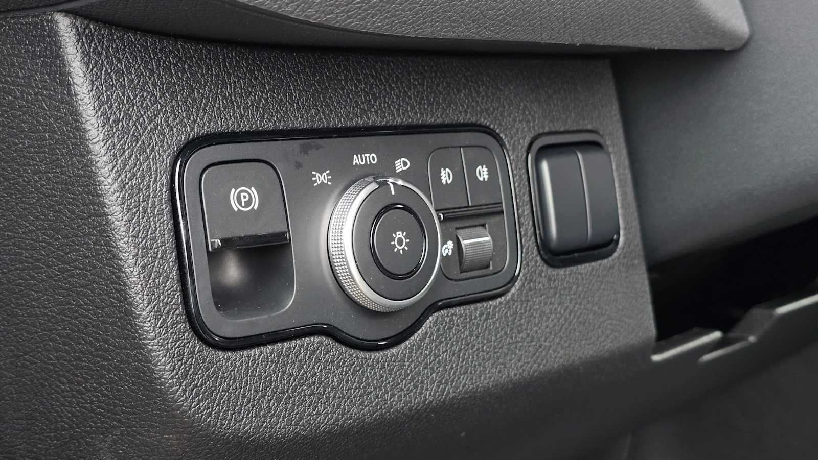 2026 Mercedes-Benz Sprinter Passenger 2500 Standard Roof I4 Diesel HO 144 AWD