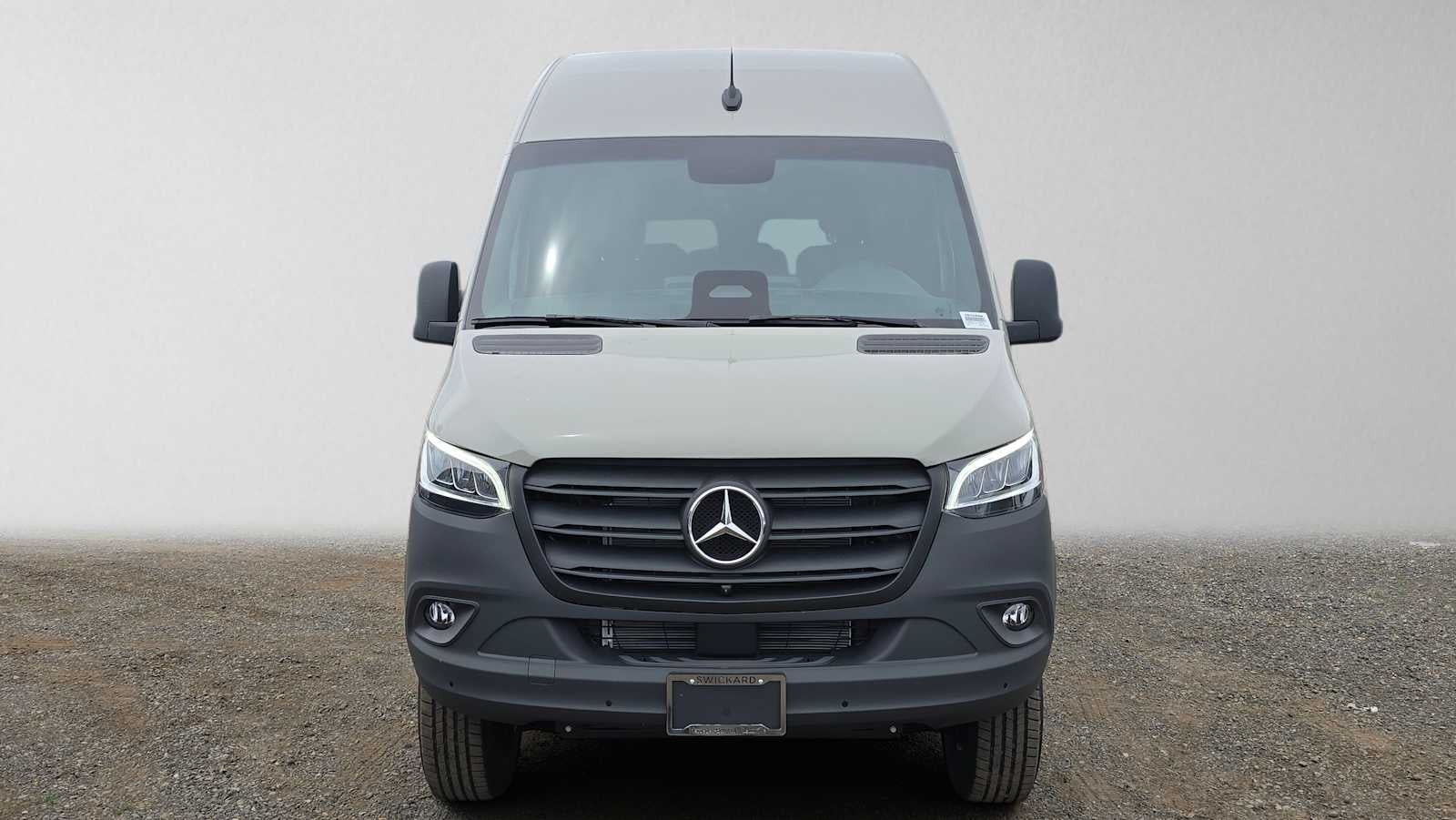 2026 Mercedes-Benz Sprinter Passenger 2500 Standard Roof I4 Diesel HO 144 AWD