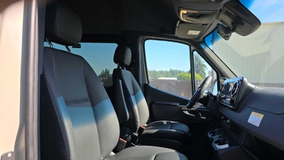 2026 Mercedes-Benz Sprinter Passenger Van 2500 High Roof I4 Diesel HO 170 RWD