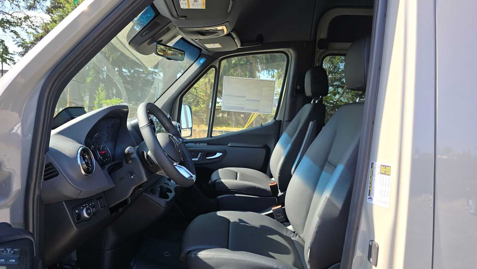 2026 Mercedes-Benz Sprinter Passenger Van 2500 High Roof I4 Diesel HO 170 RWD