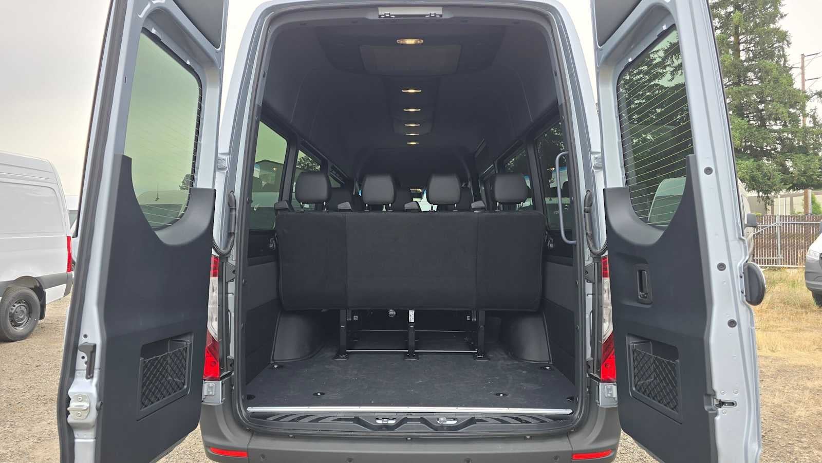 2026 Mercedes-Benz Sprinter Passenger Van 2500 High Roof I4 Diesel HO 170 RWD