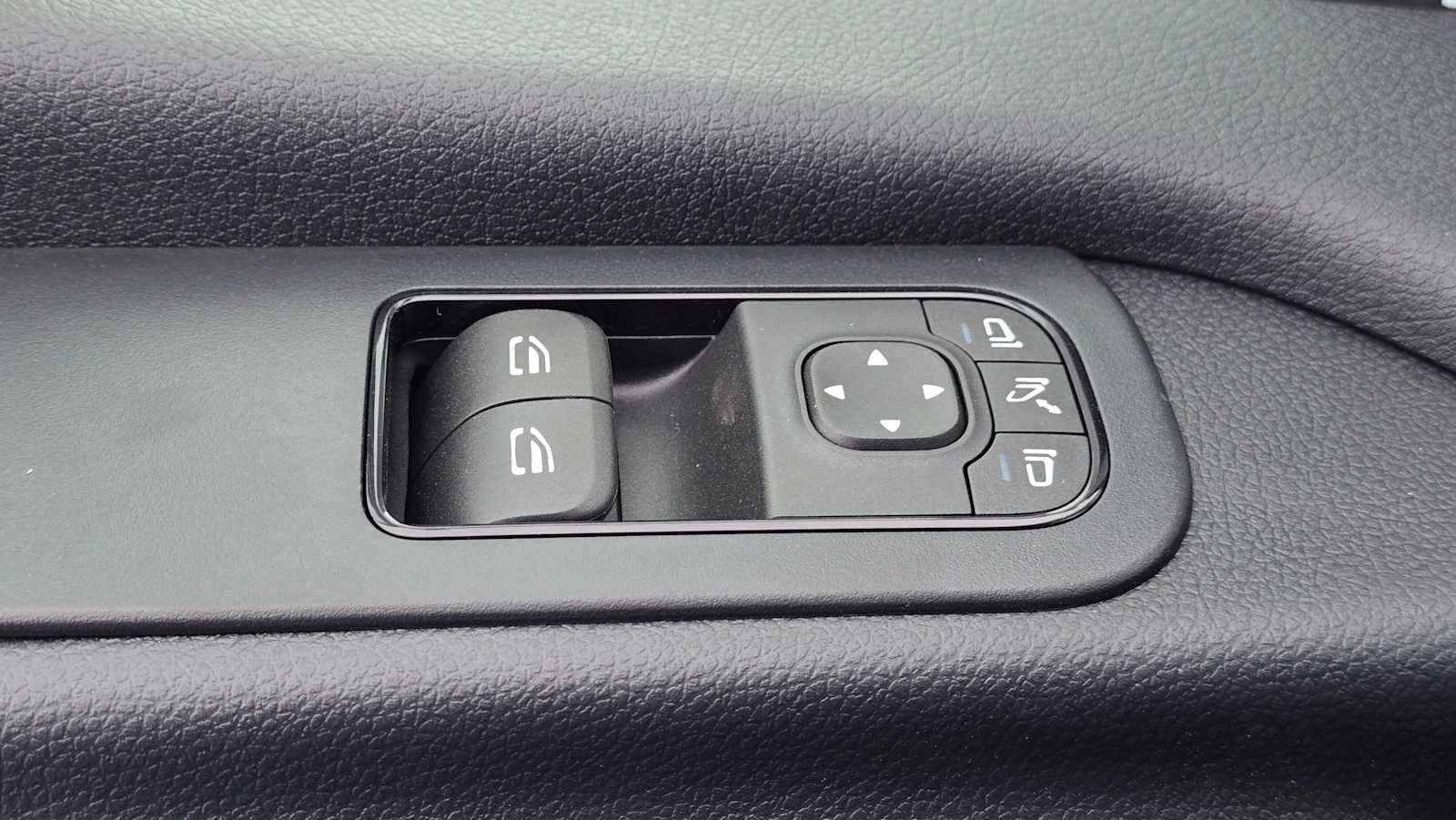 2026 Mercedes-Benz Sprinter Passenger Van 2500 High Roof I4 Diesel HO 170 RWD
